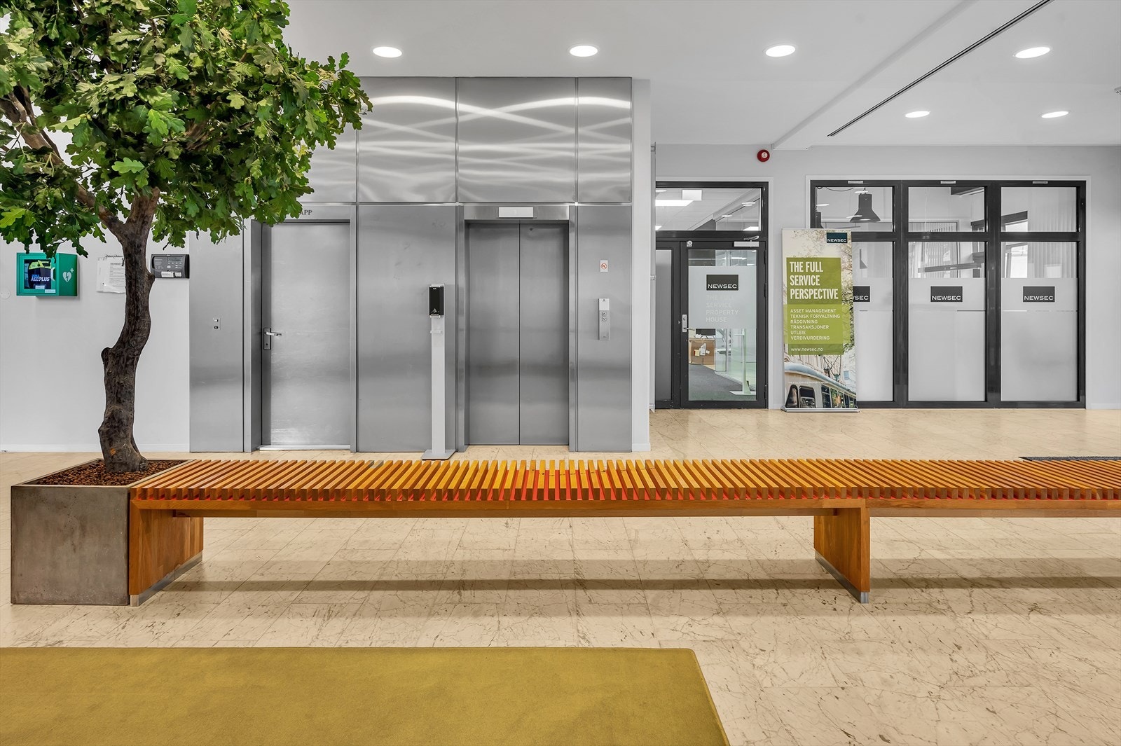 Felles inngangsparti med direkte heisadkomst til lokalet Galleribilde