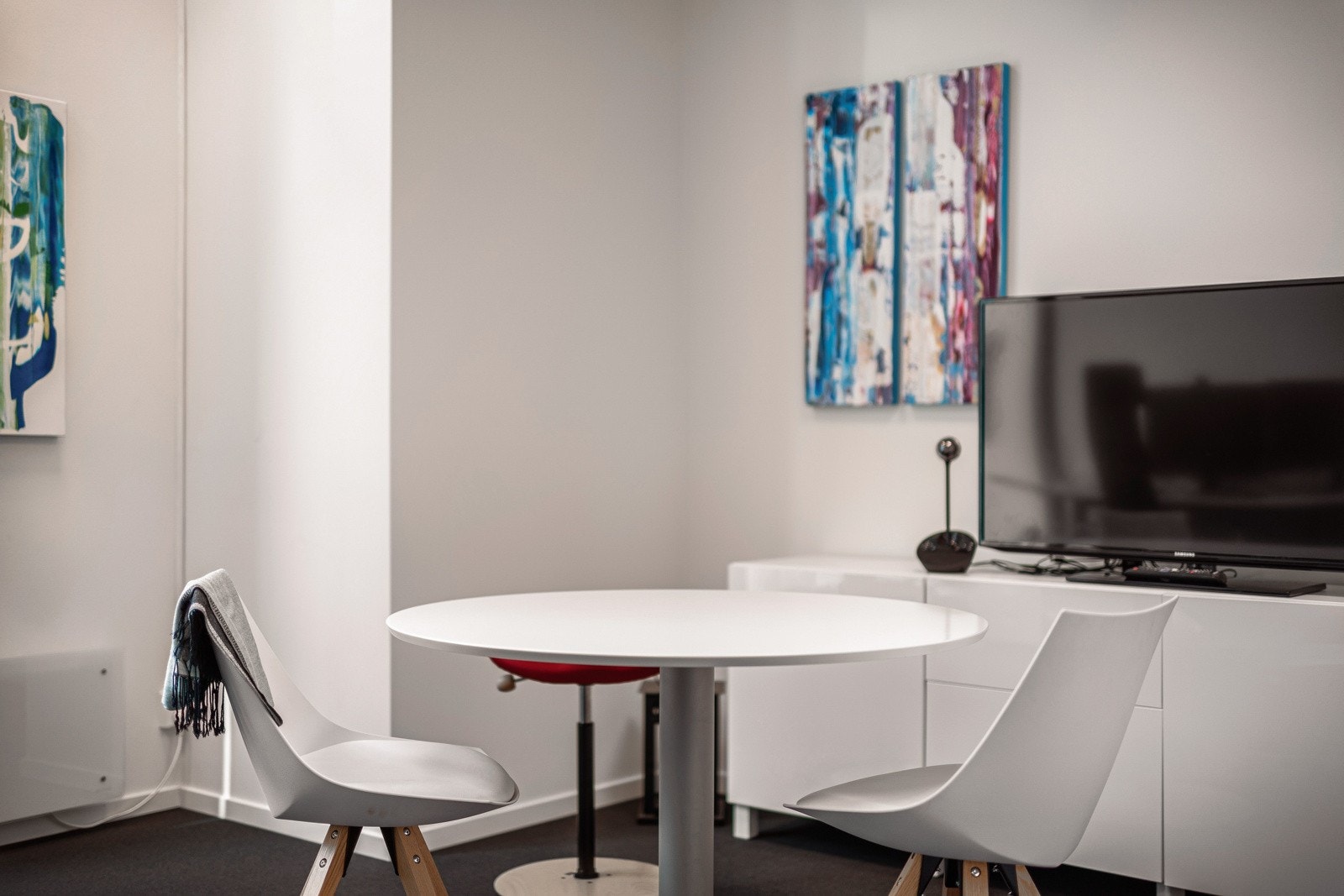 Møterom innredet som kontor Galleribilde