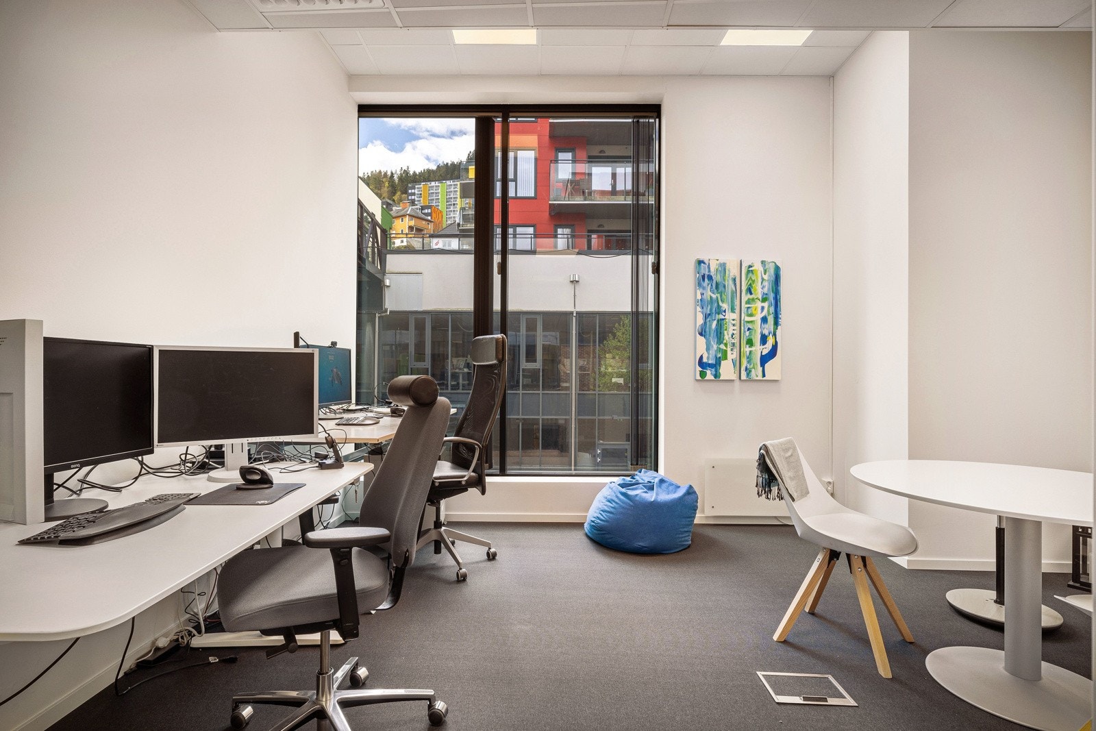 Sentralvarme med vannboren varme og radiatorer Galleribilde