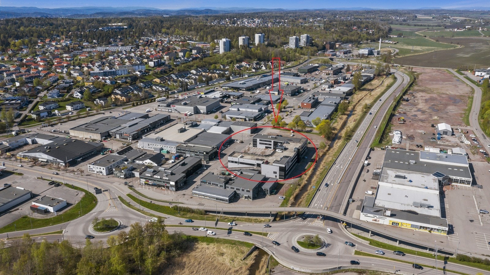 Dronefoto Kilengaten 1 markert Galleribilde