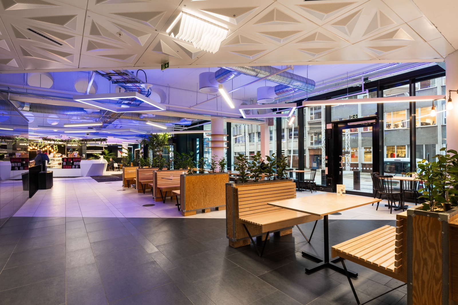 Hyggelig atmosfære i byggets fellesareal Galleribilde