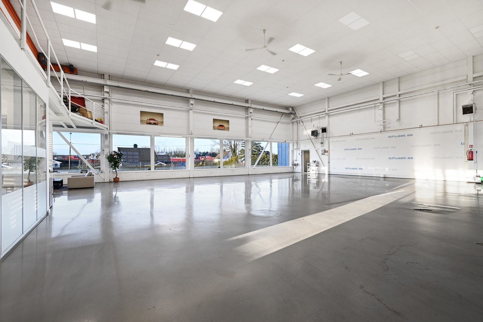 Salgshall Galleribilde