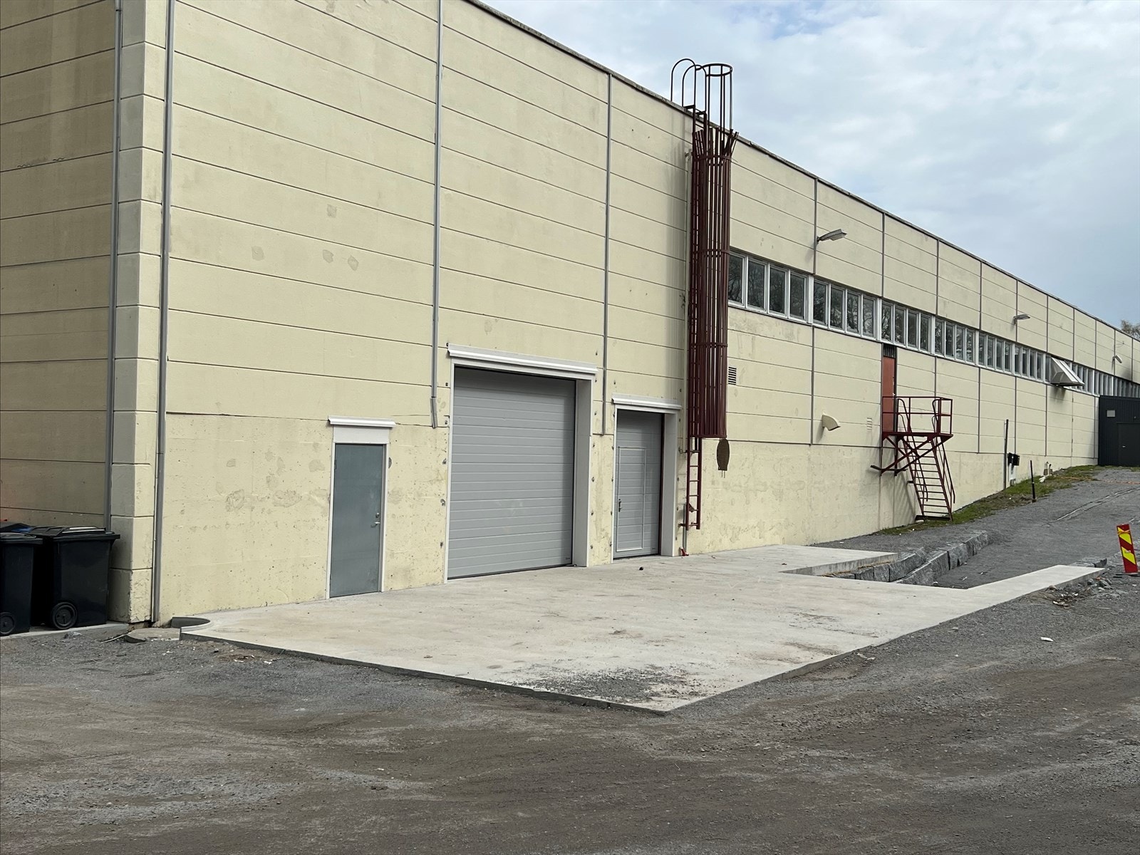 Kjøreport - inngang ledig Galleribilde