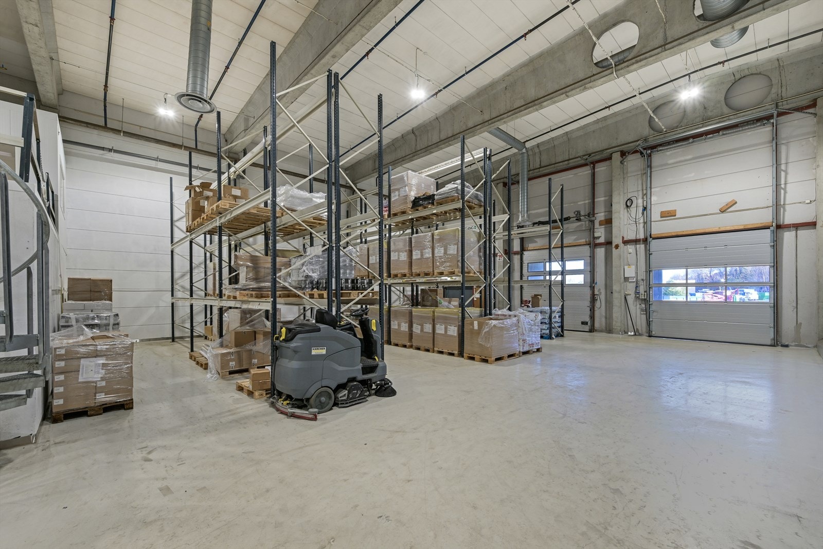 Ledig lager - varemottak Galleribilde