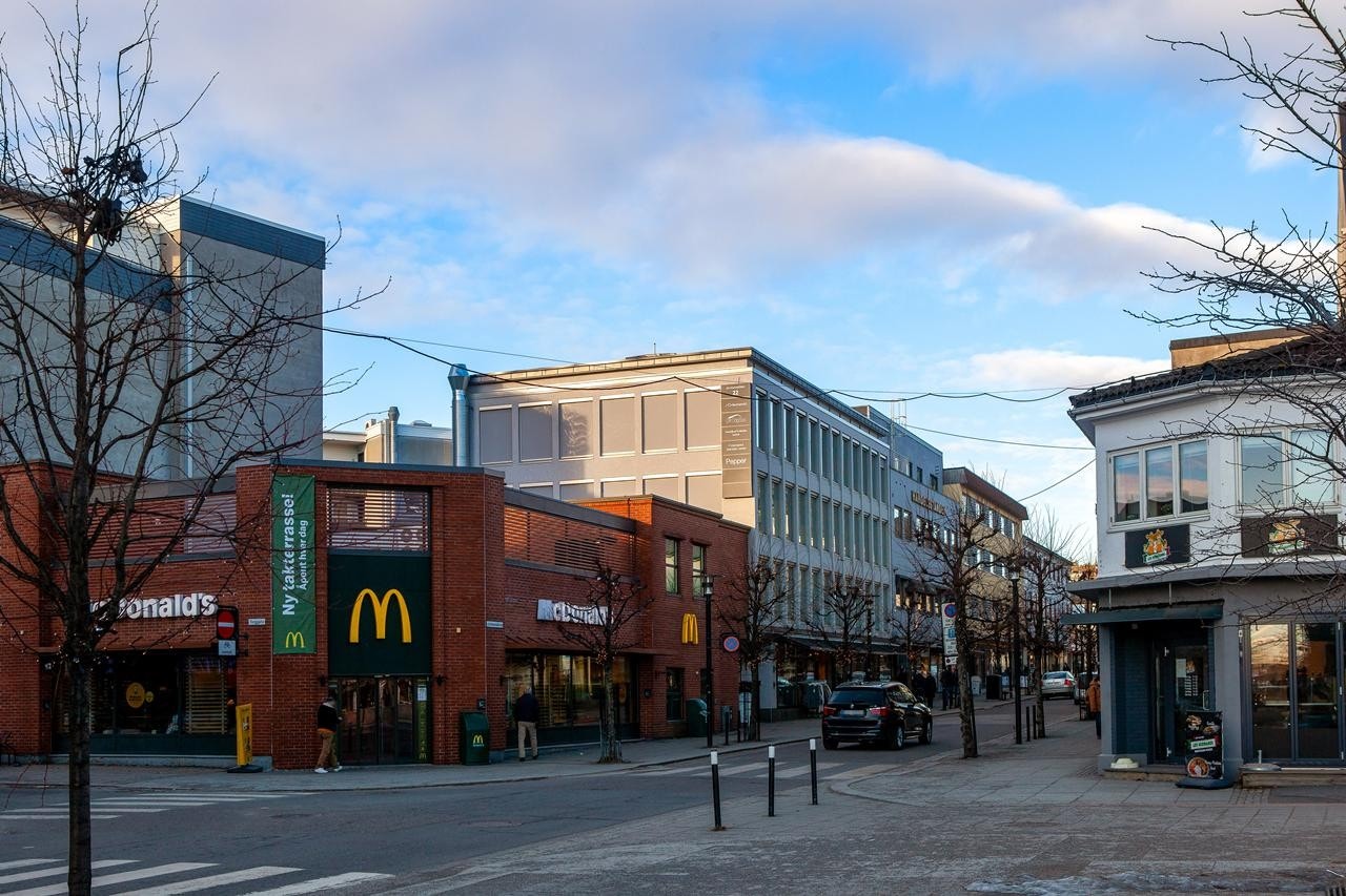 Jernbanealleen22_002 Galleribilde