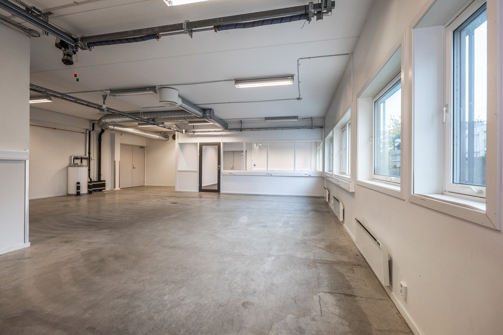 Eget kontorlandskap innerst Galleribilde