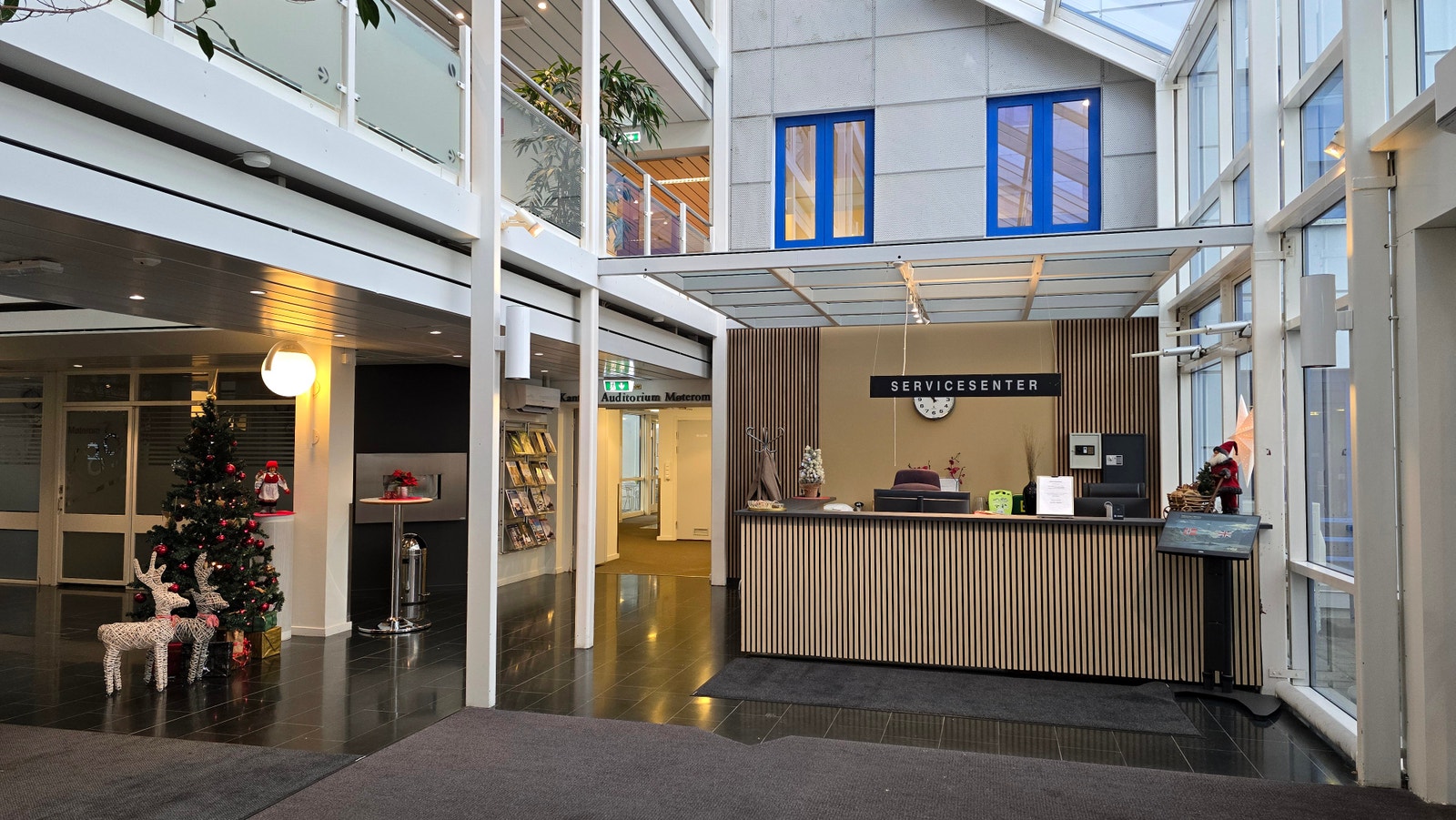 Resepsjon i 1. etasje Galleribilde