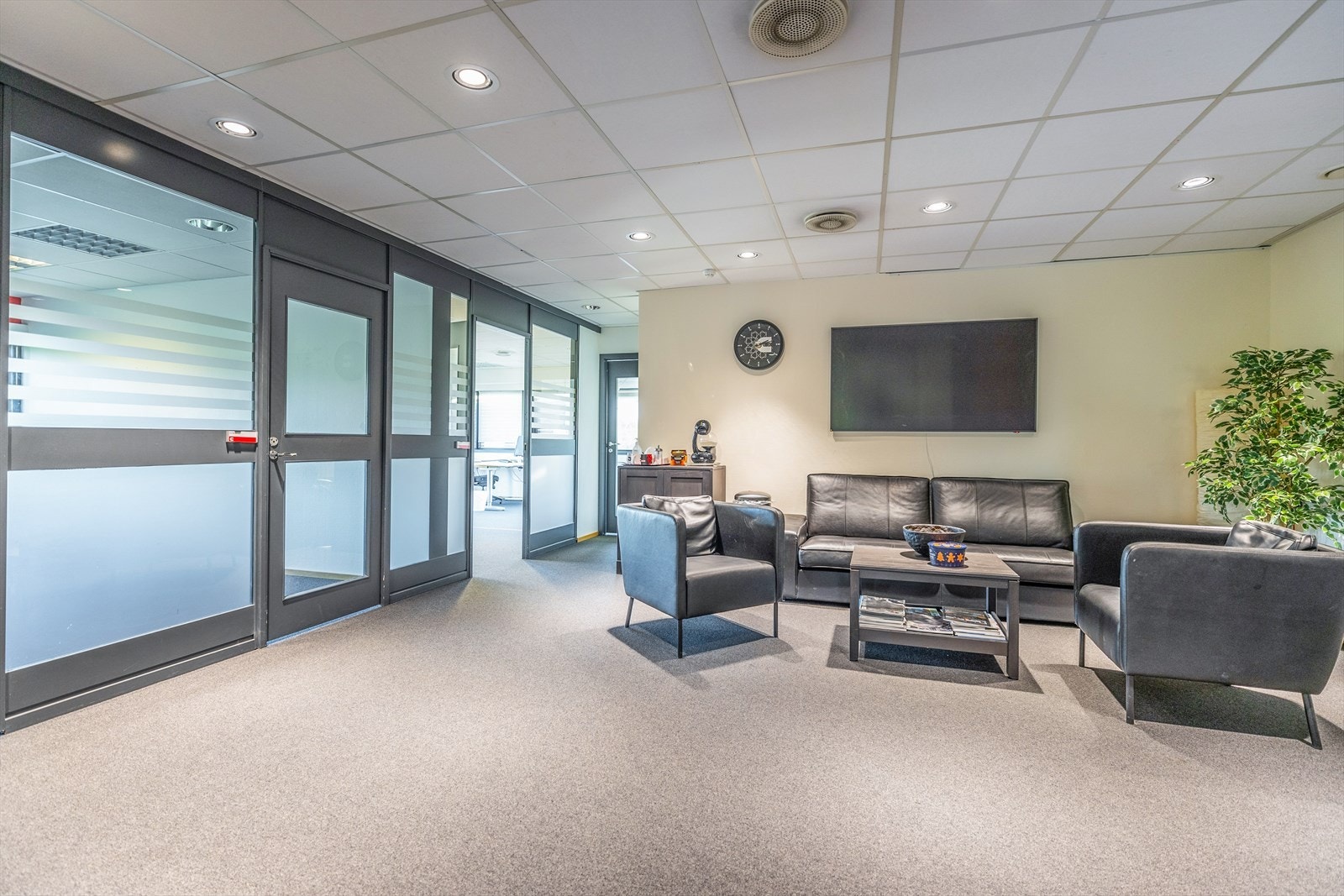 kontorer og sosial sone Galleribilde