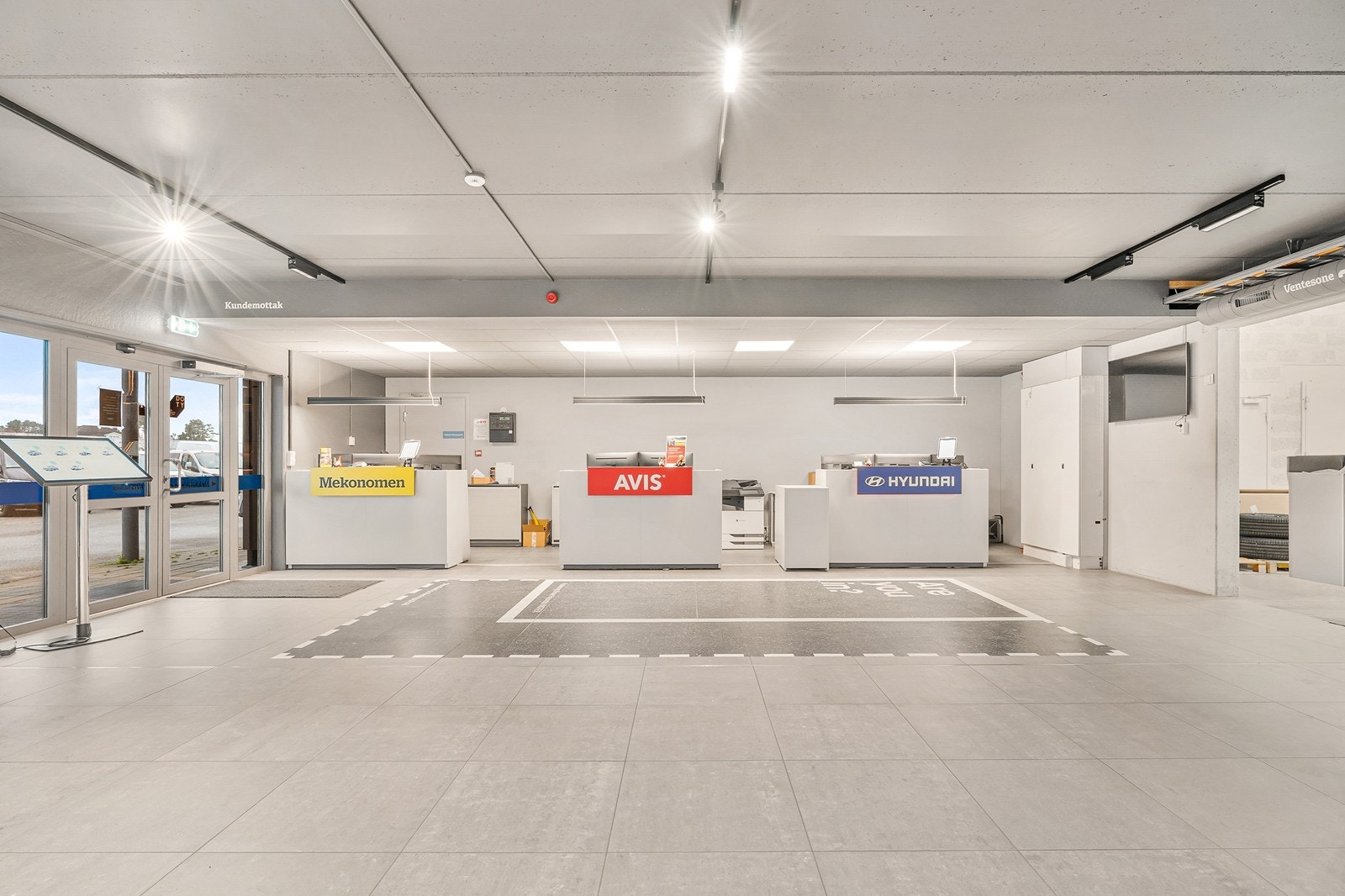 Inngang til salgs-/handelsarealet Galleribilde