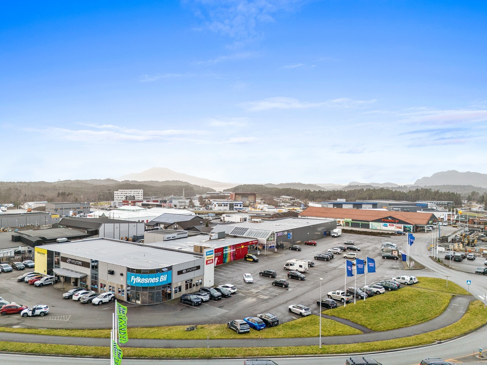 Velkommen til Meatjønnshaugen 6 presentert av Stephane B. Trotta i EiendomsMegler1 Næringseiendom Galleribilde