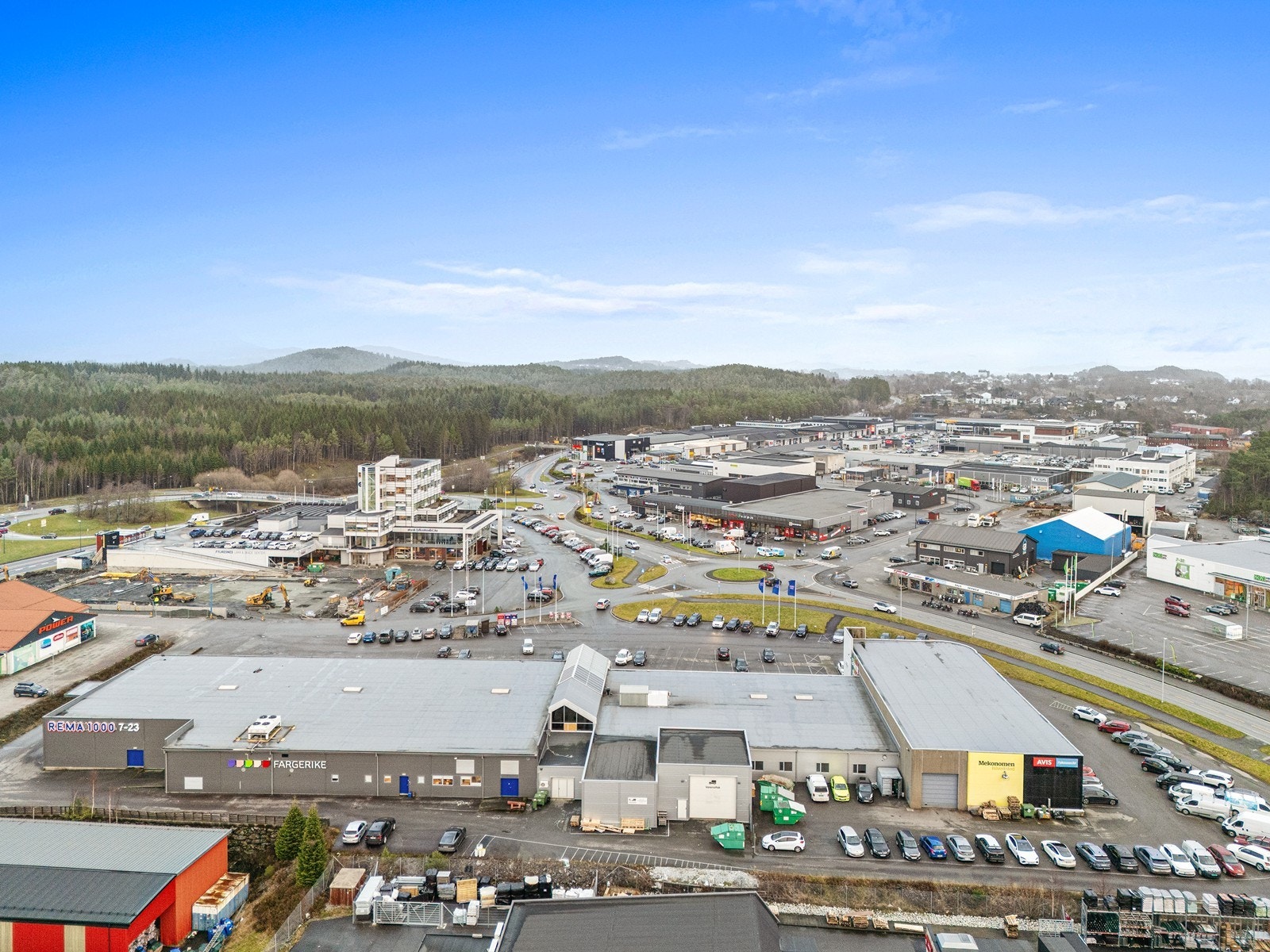 God parkerings kapasitet utenfor salgslokalet Galleribilde