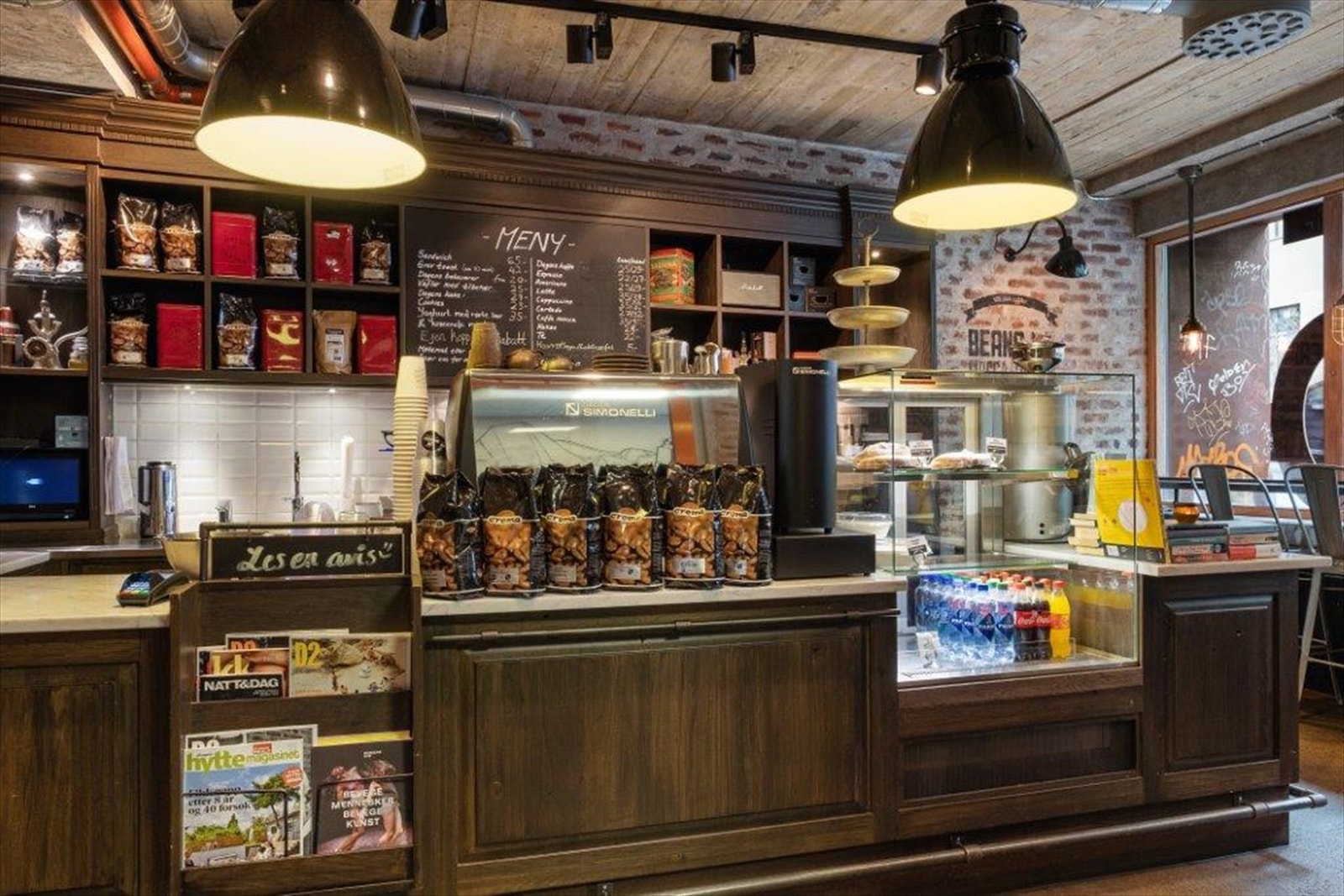 Brenneriet kafe ved inngangen Galleribilde