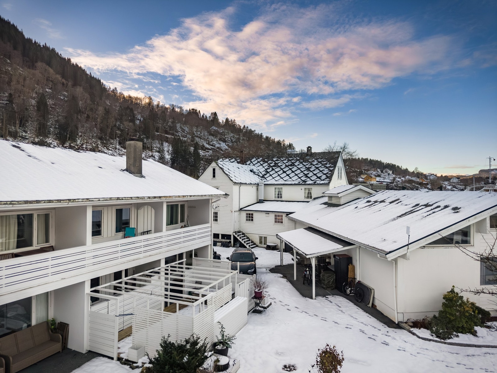 Bygget i bakkant mot hovedbygget og storsalen Galleribilde