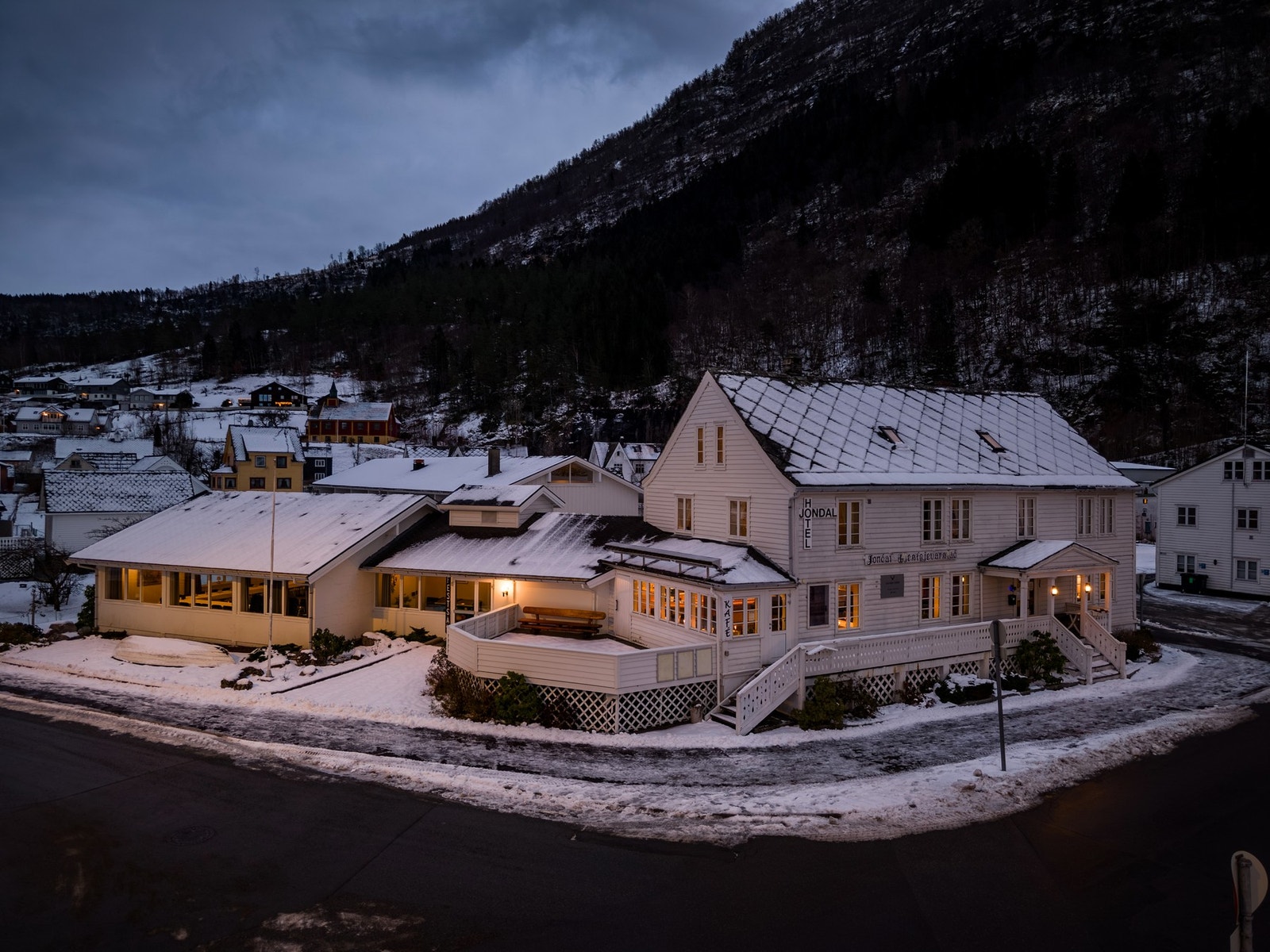 By night.... Galleribilde