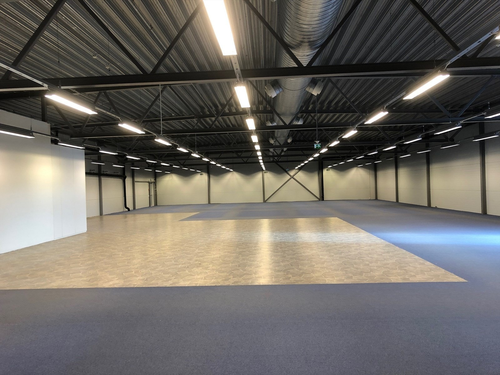 Søylefritt butikklokalet 1 100 kvm Galleribilde