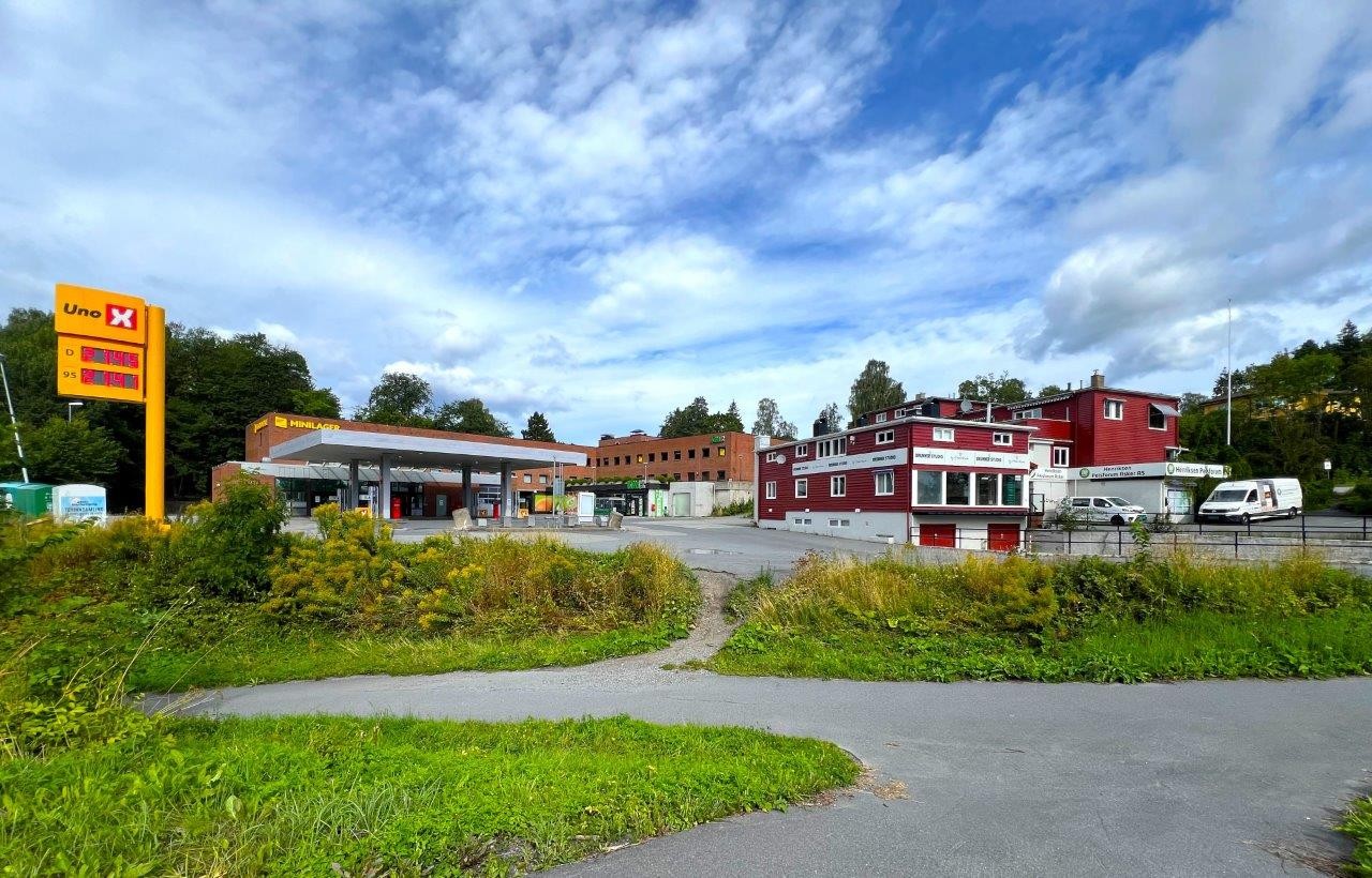 Smedsvingen 6 / Sentralt beliggende kombinert bolig- og næringseiendom m/fin eksponering og gode parkeringsforhold Galleribilde