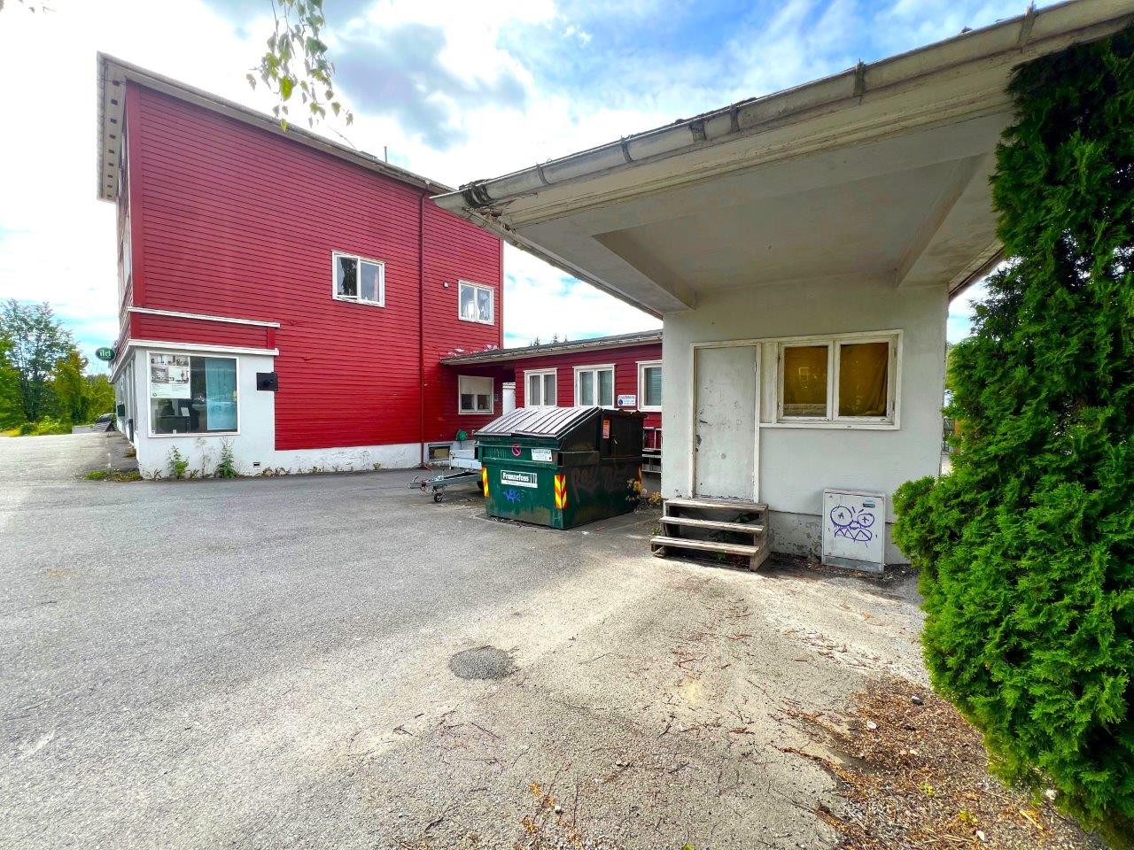 Inngang snekkerverksted Galleribilde