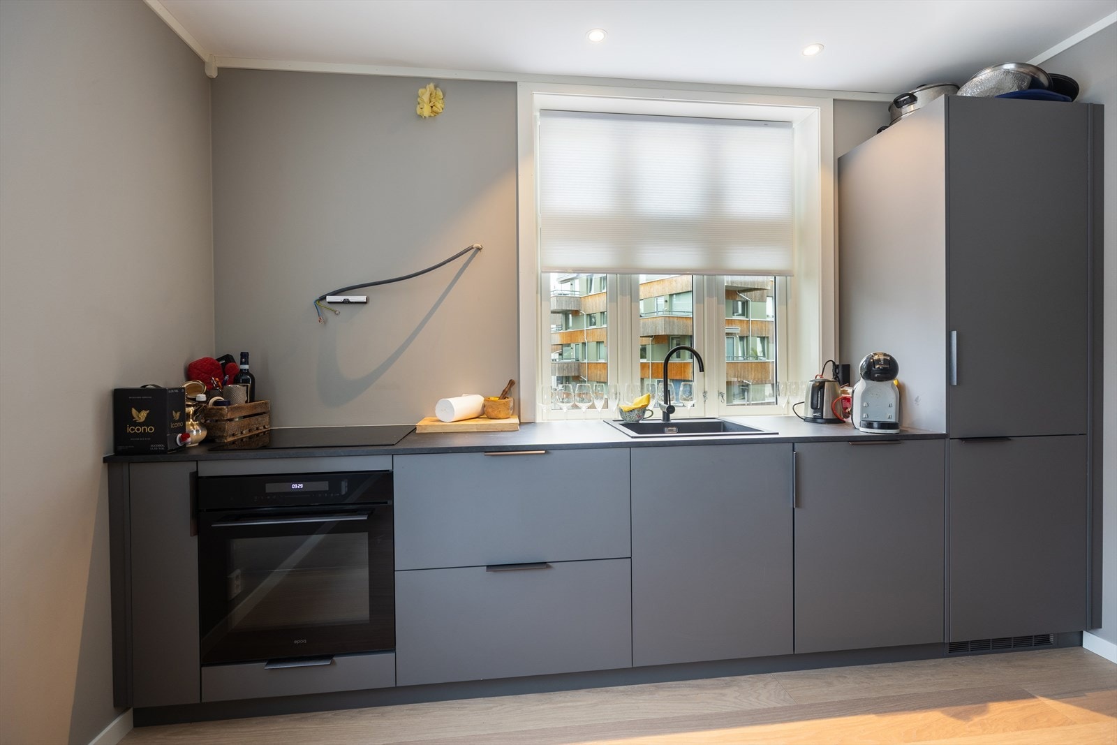 2 leiligheter i 2. etasje er utleid. Galleribilde