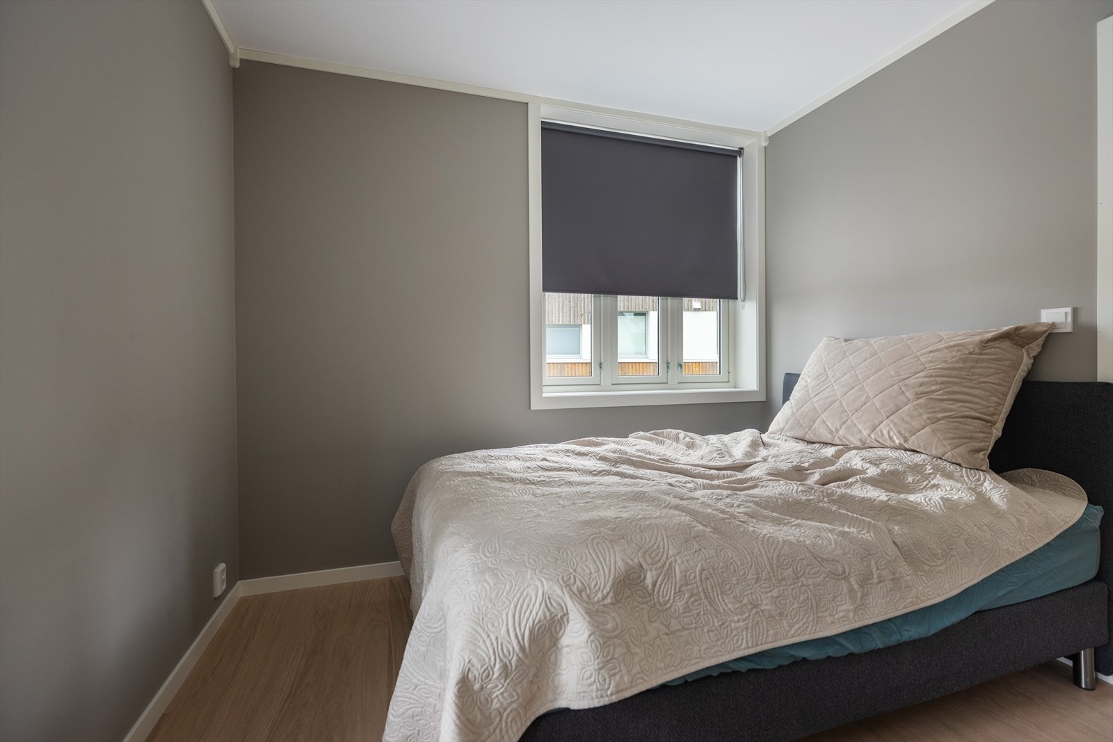 2 leiligheter i 2. etasje er utleid. Galleribilde