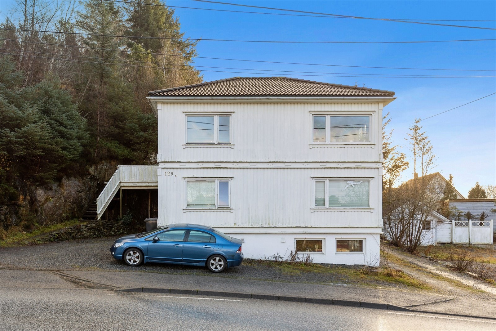 Selger er et konkursbo. Boligselgerforsikring er ikke tegnet, og egenerklæringsskjema er ikke fylt ut, da dette ikke er mulig for konkursboet. Galleribilde