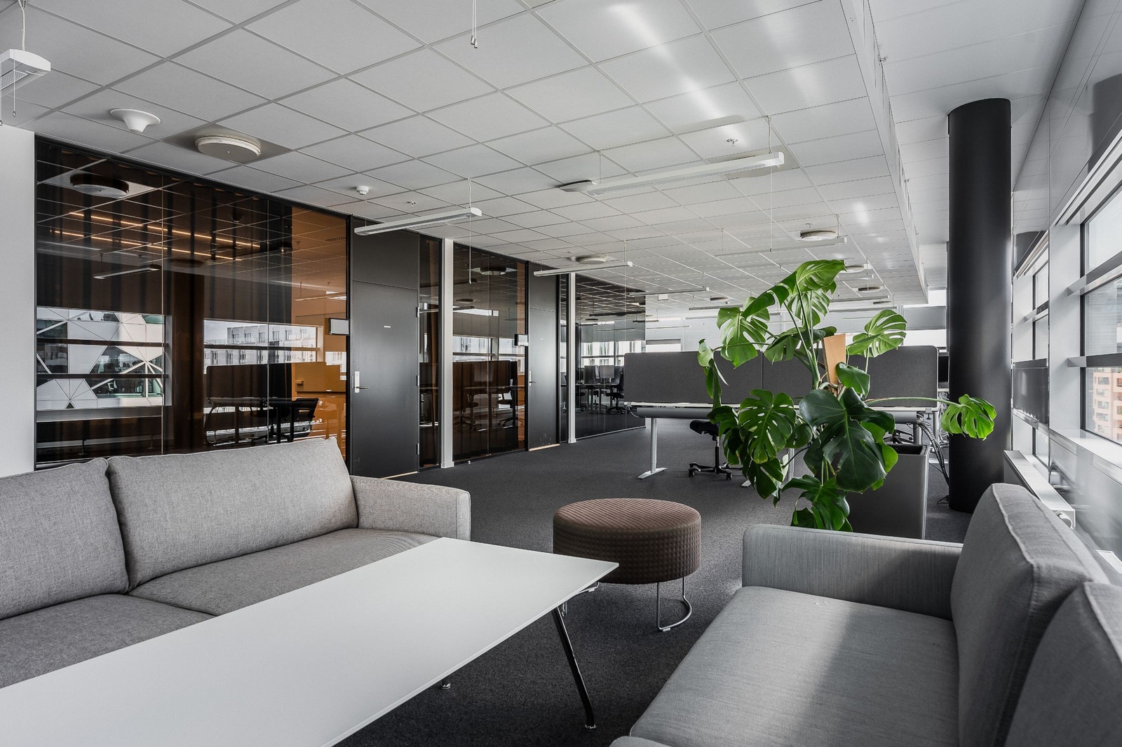 Gode støttefunksjoner som multirom og møterom med sentral plassering i lokalene Galleribilde