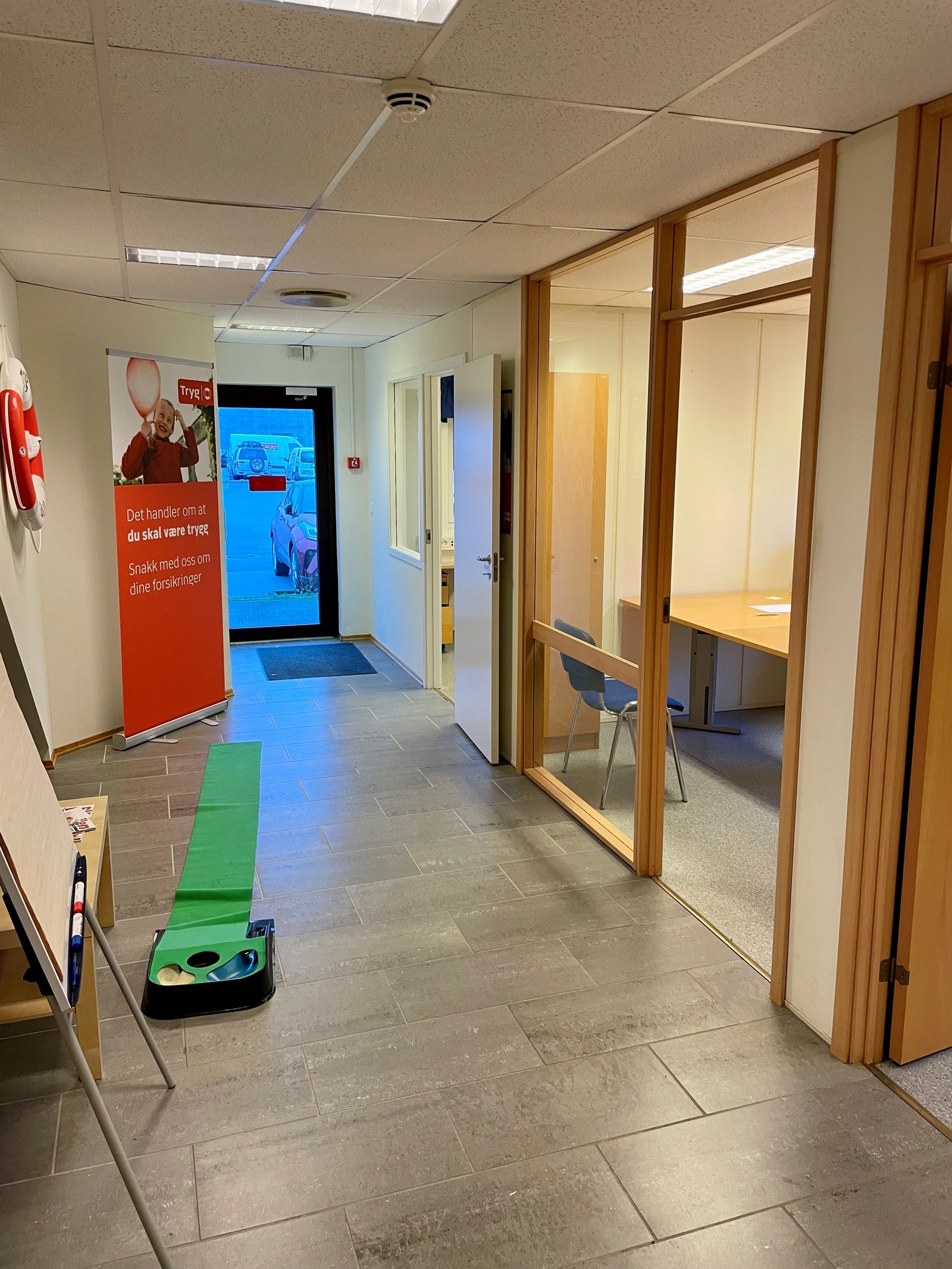 Gang/oppholdsrom 1. etasje Galleribilde