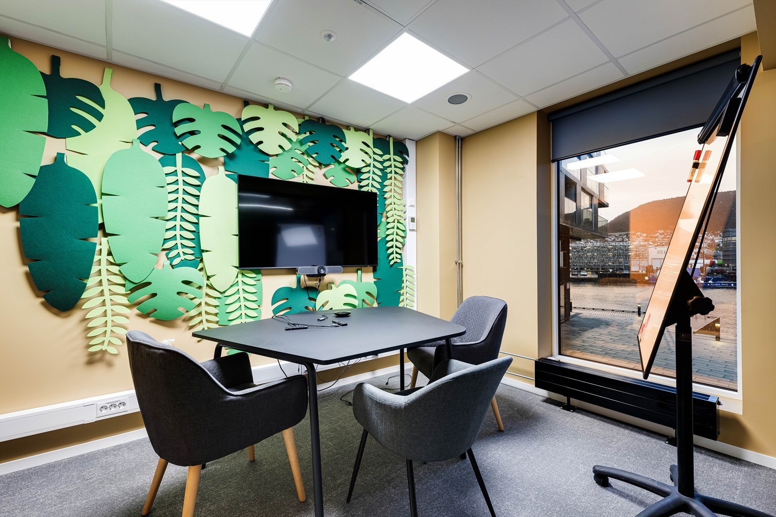 Ledig areal 2. etg. i nybygg del. Ca. BTA 447 m². Møterom 