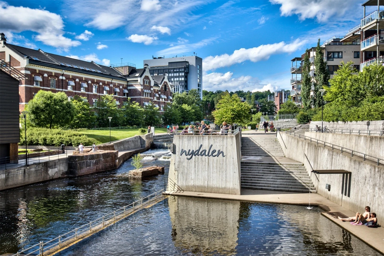Hjertelig velkommen til visning i Gullhaugveien 1-3. Galleribilde