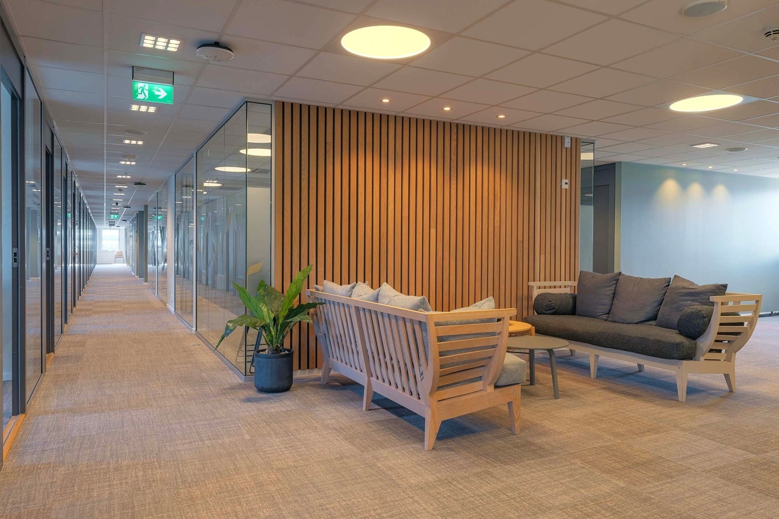 Bilder i annonsen viser eksempler til innredning fra annen leietaker i bygget. Galleribilde