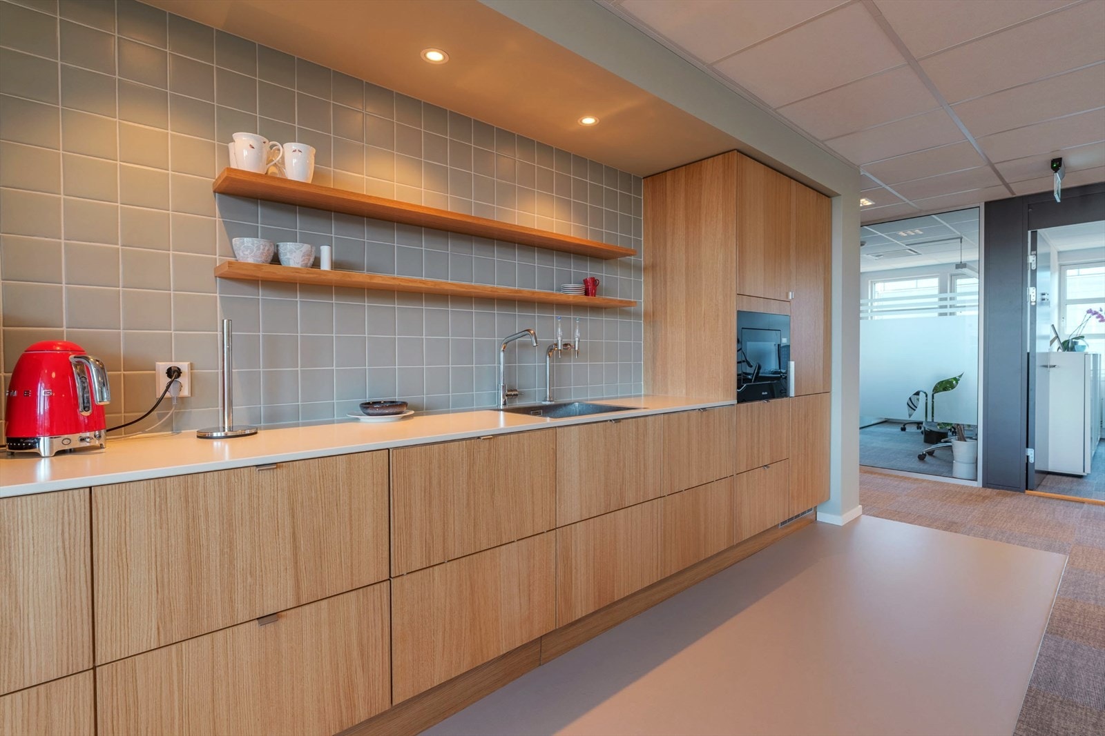 Bilder i annonsen viser eksempler til innredning fra annen leietaker i bygget. Galleribilde