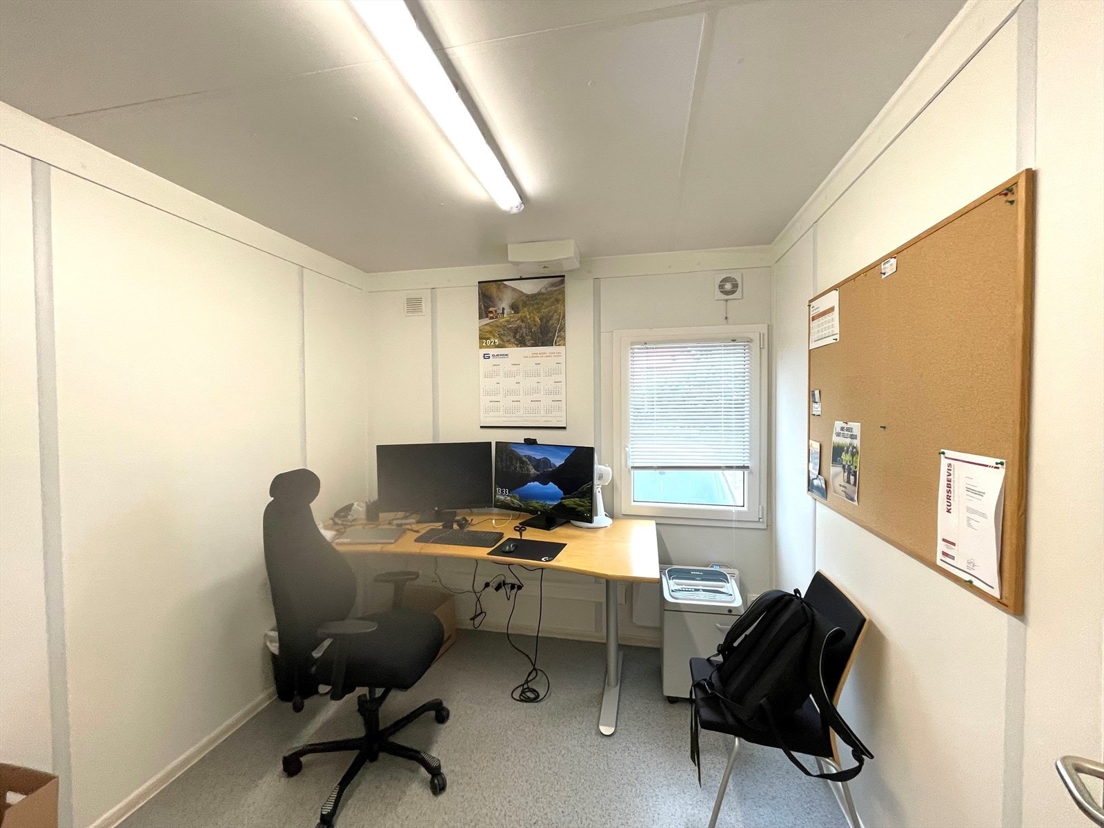 Utleid Det er totalt 7 kontor med garderobe og kjøkken/ spiserom Galleribilde