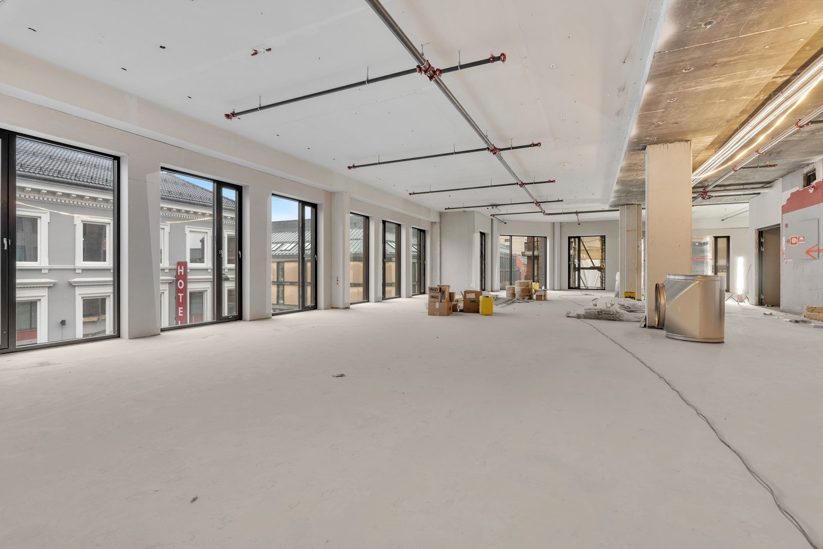 Vinduer fra gulv til tak Galleribilde