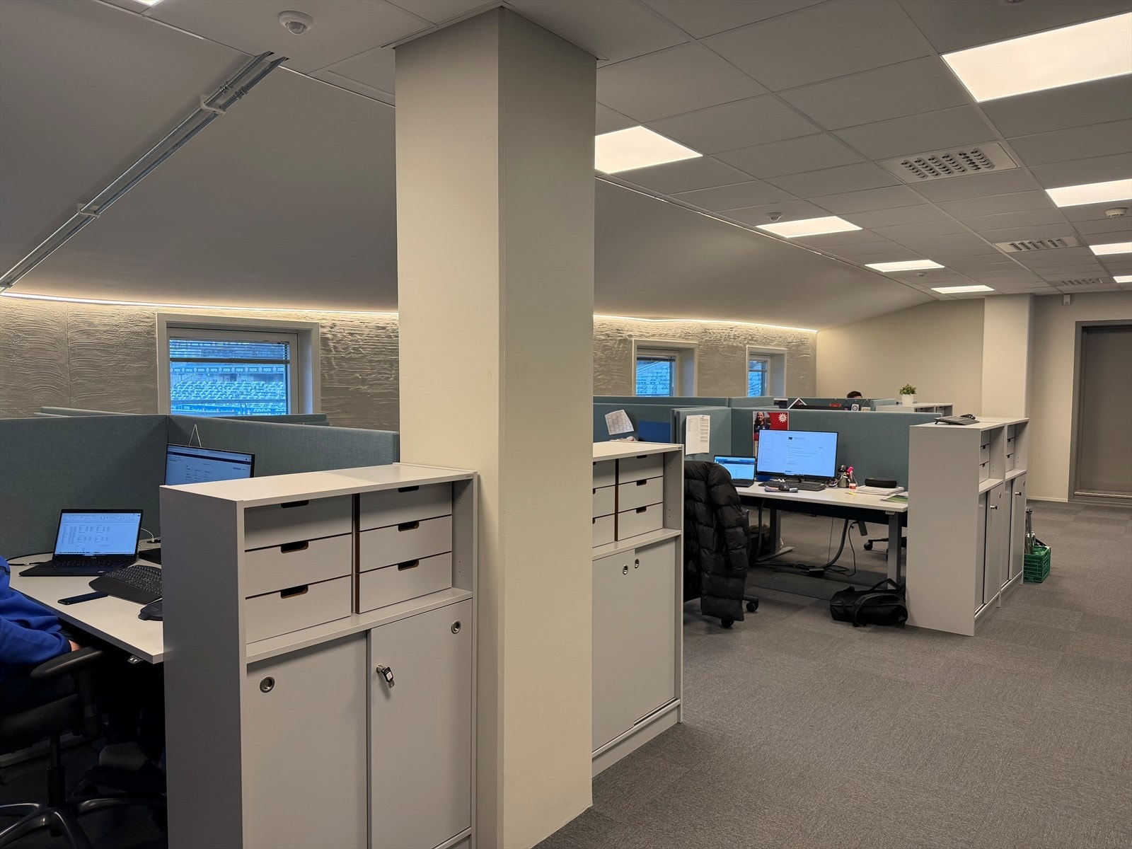 med utsikt til tribunen.jpg Galleribilde