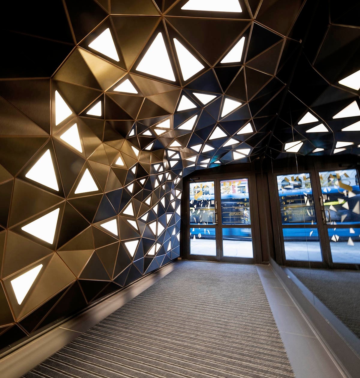 Inngangspartiet har spennende italiensk design og WOW-faktor - skreddersydd for Storgatas urbane preg Galleribilde