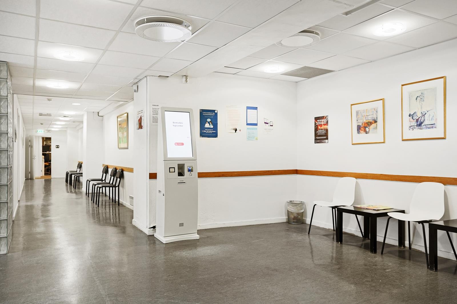 Fellesarealer med plass til ventende klienter Galleribilde