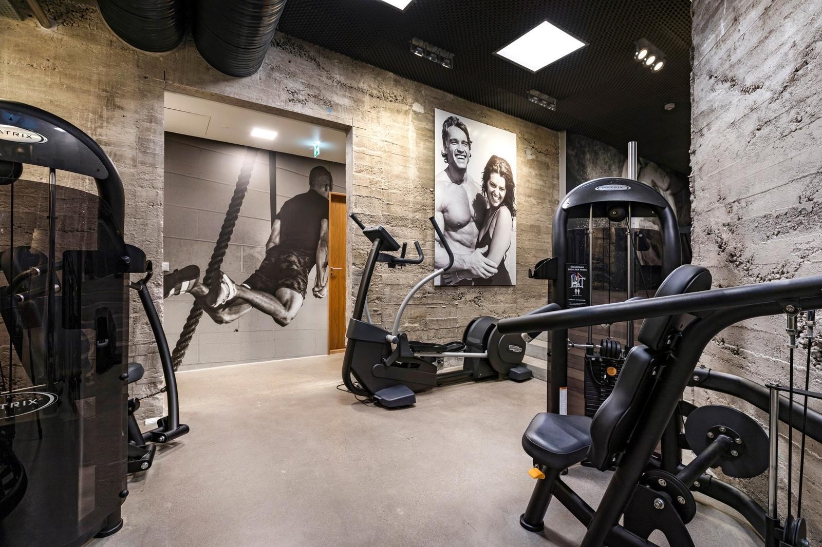 Treningsrommet nøye planlagt med "riktig" sammensetning av apparater og utstyr. Galleribilde