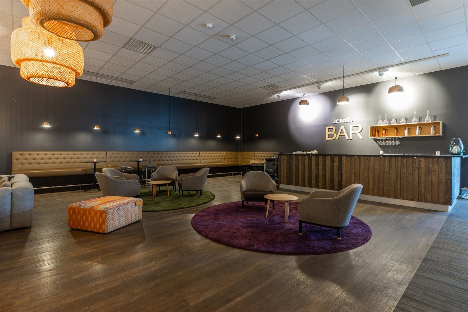 Jernia Bar Galleribilde