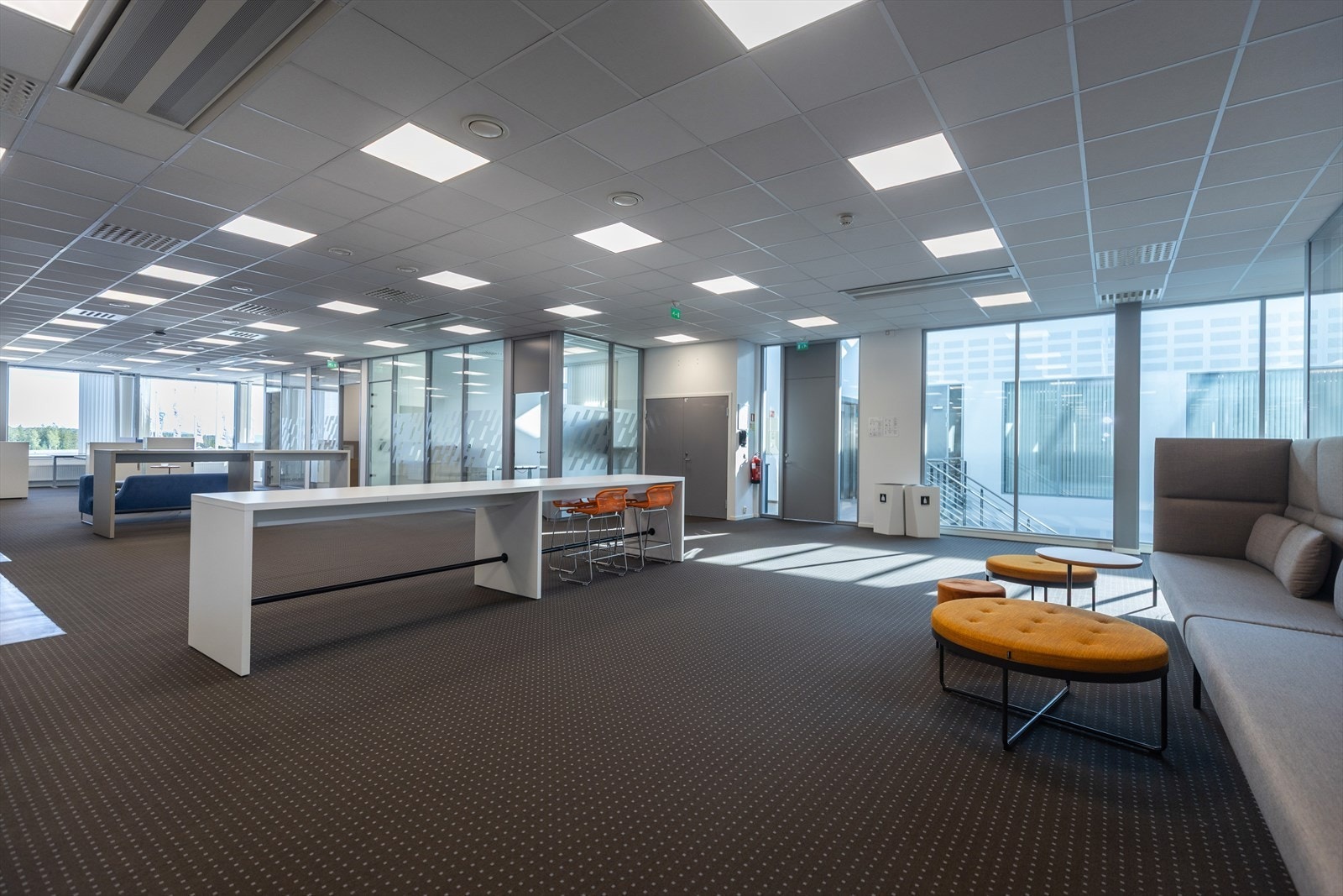 Utleie 20 - Åpent kontorlandskap kombinert med cellekontorer Galleribilde