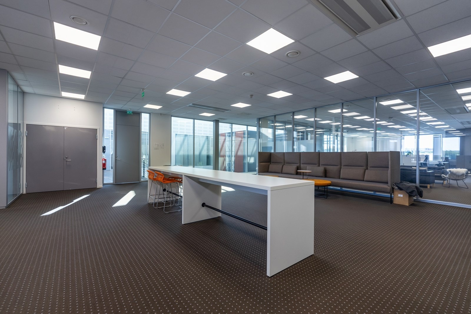 Utleie 20 - Åpent kontorlandskap kombinert med cellekontorer Galleribilde