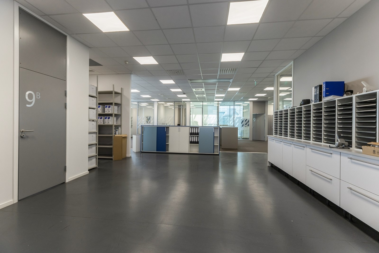 Utleie 20 - Åpent kontorlandskap kombinert med cellekontorer Galleribilde