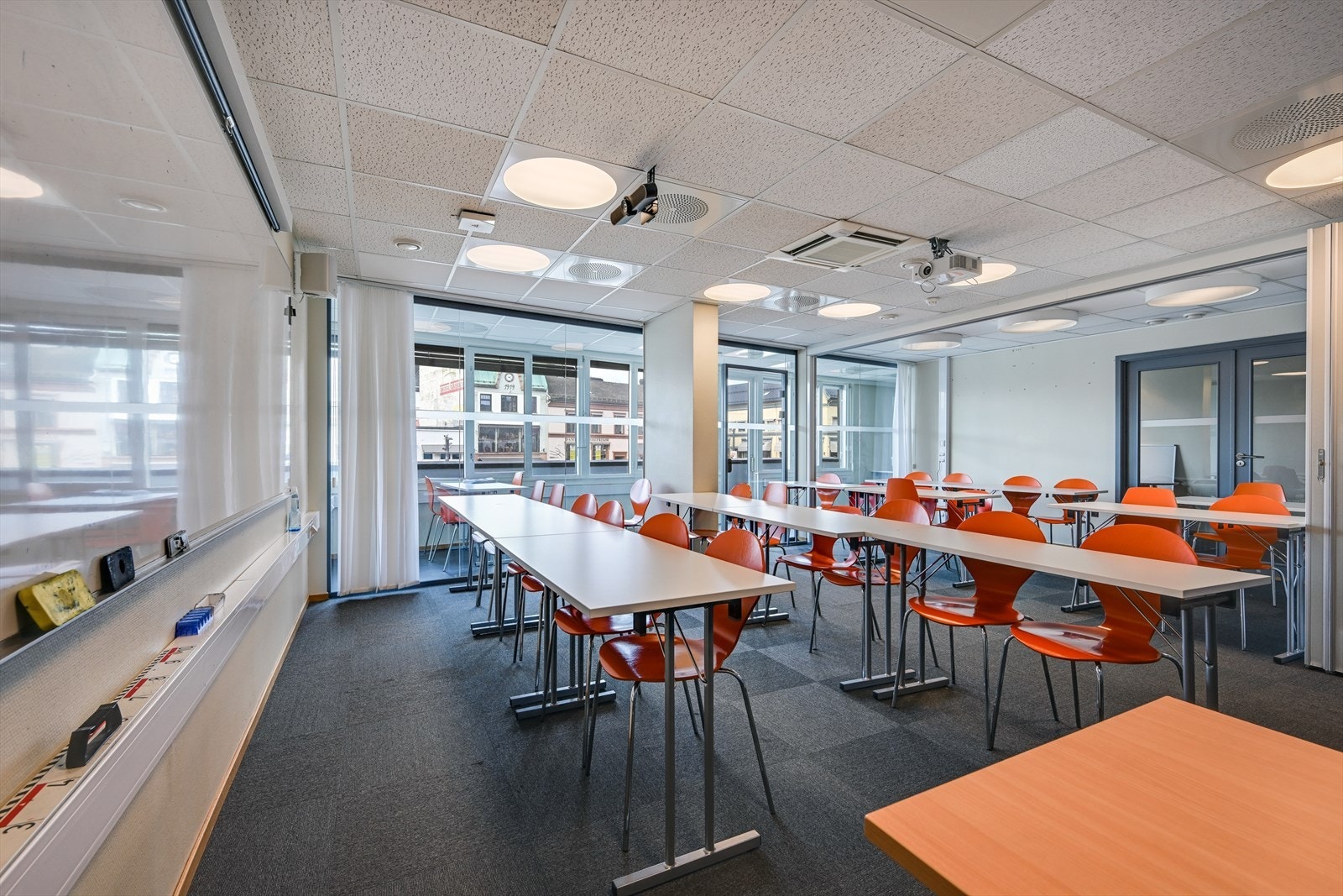 Lokale A: Kontorlandskap - undervisning - møterom Galleribilde