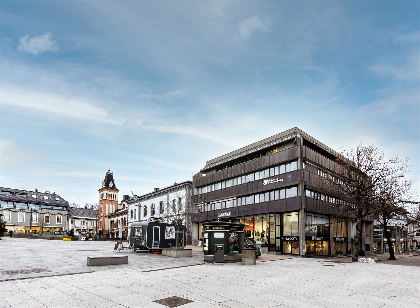 Fasade mot torvet Galleribilde