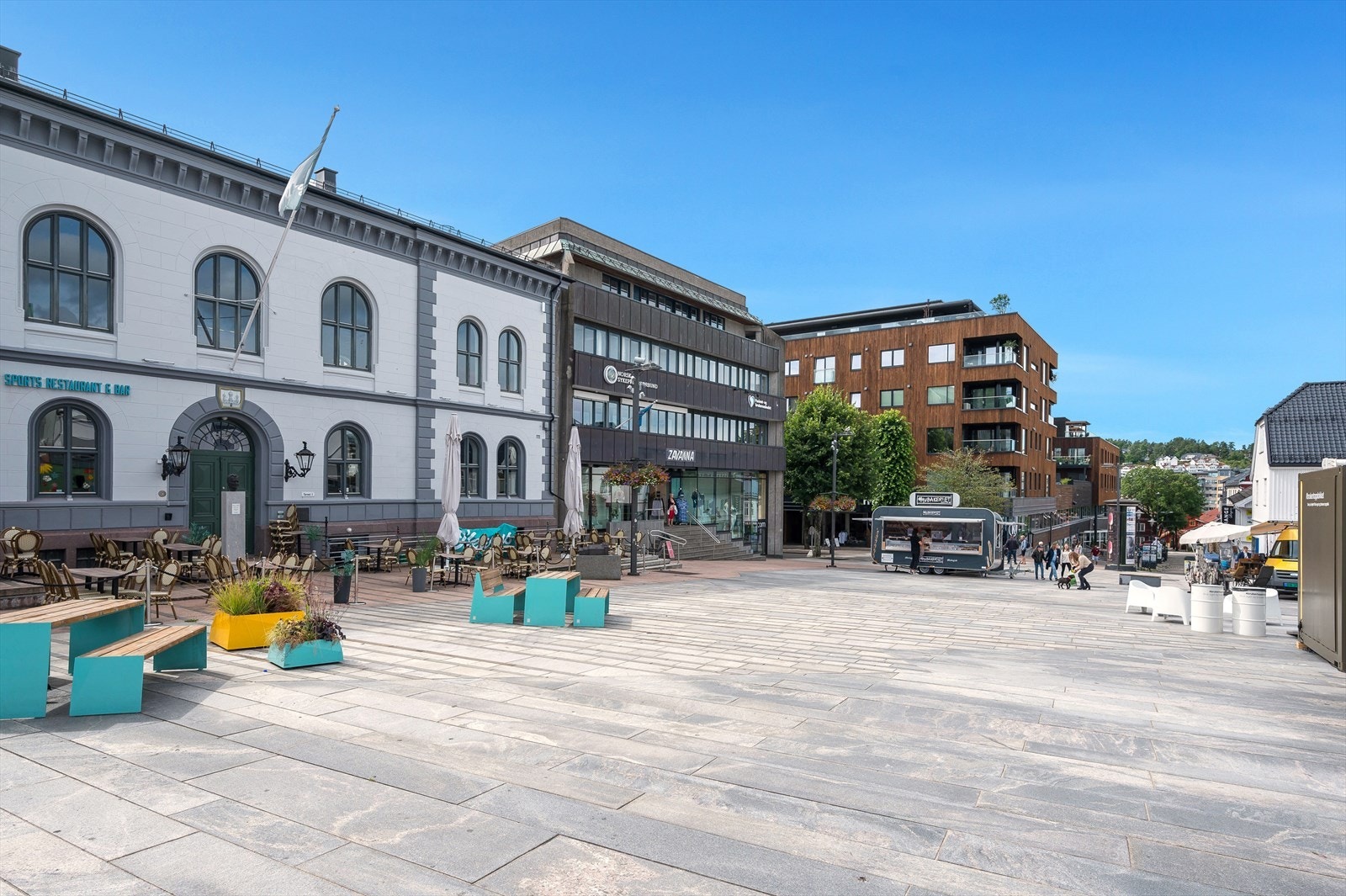 Fasade mot torvet Galleribilde