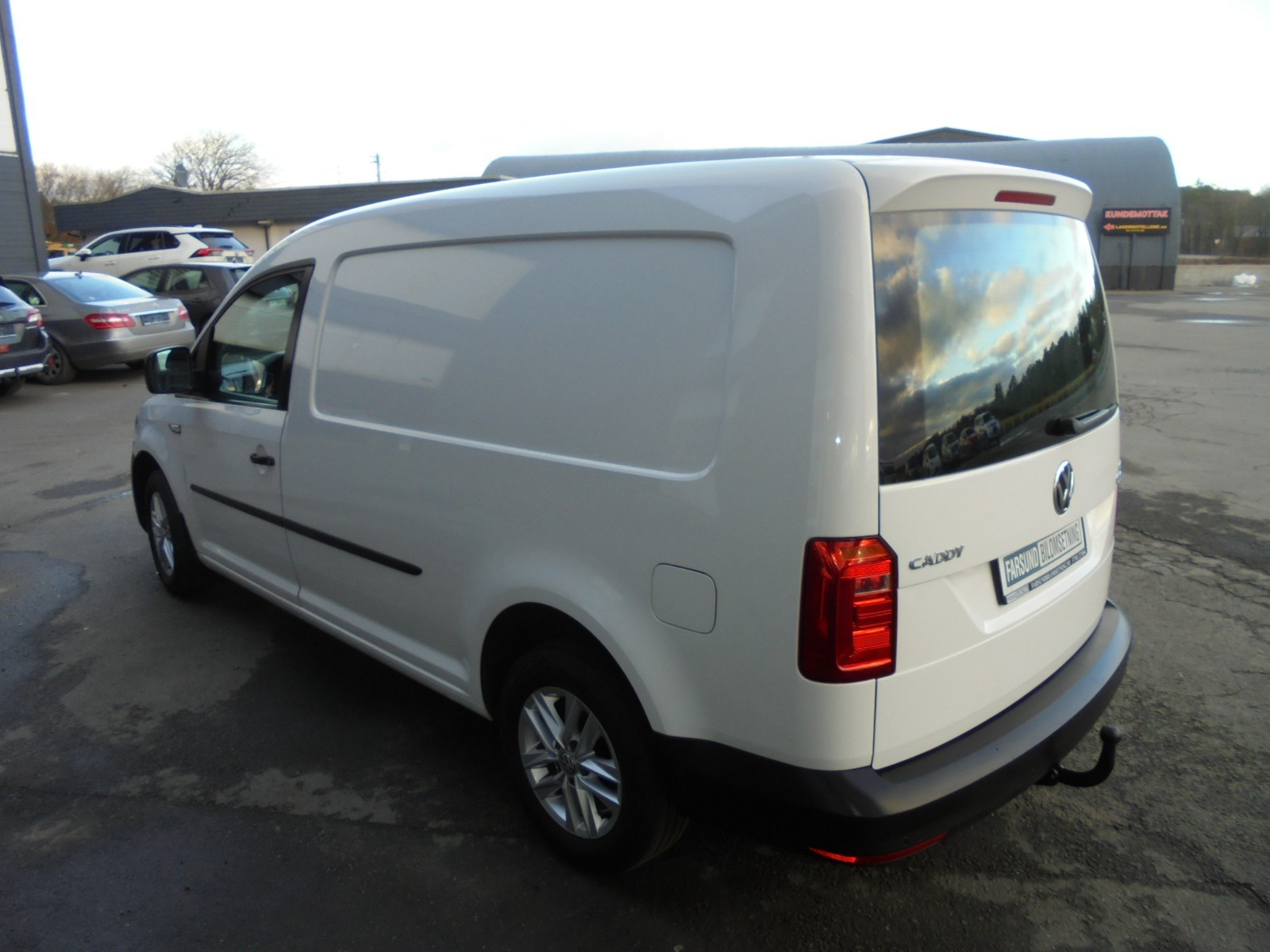 Volkswagen Caddy Maxi 2.0 TDI NB! SE KM. CRUISE, PDC, HENGERF. VELHOLDT! 2