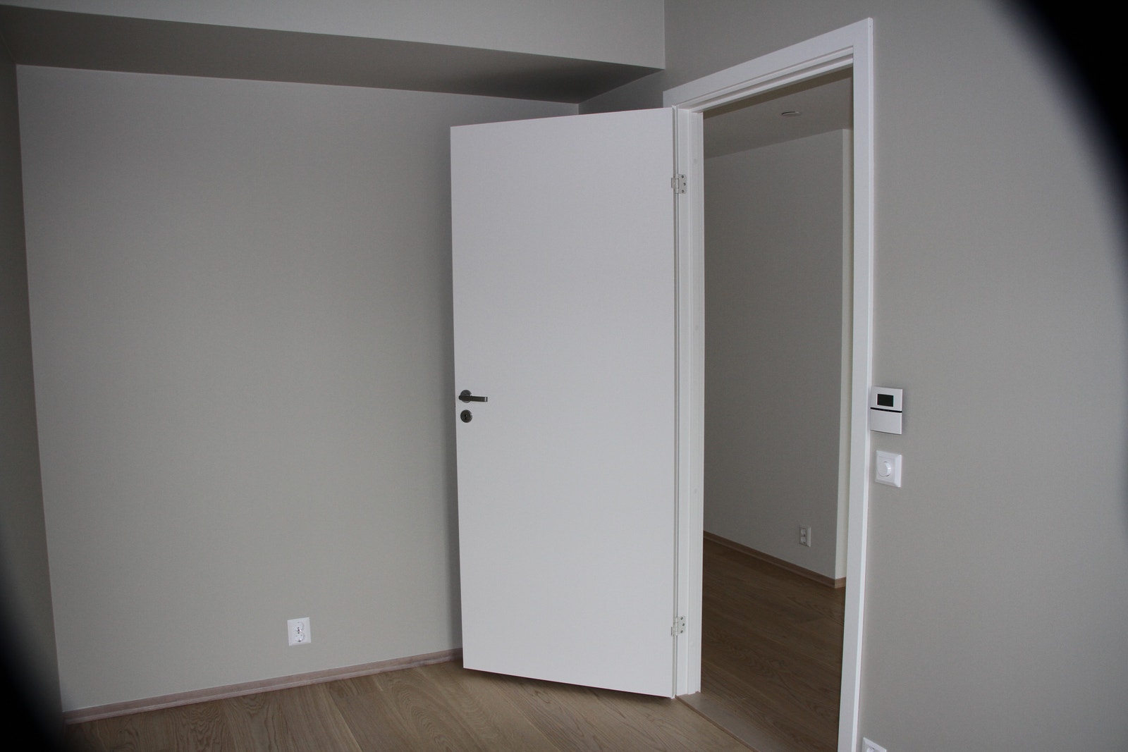 Soverom 2, måler 8 m2, her kommer skyvedørsgarderober Galleribilde