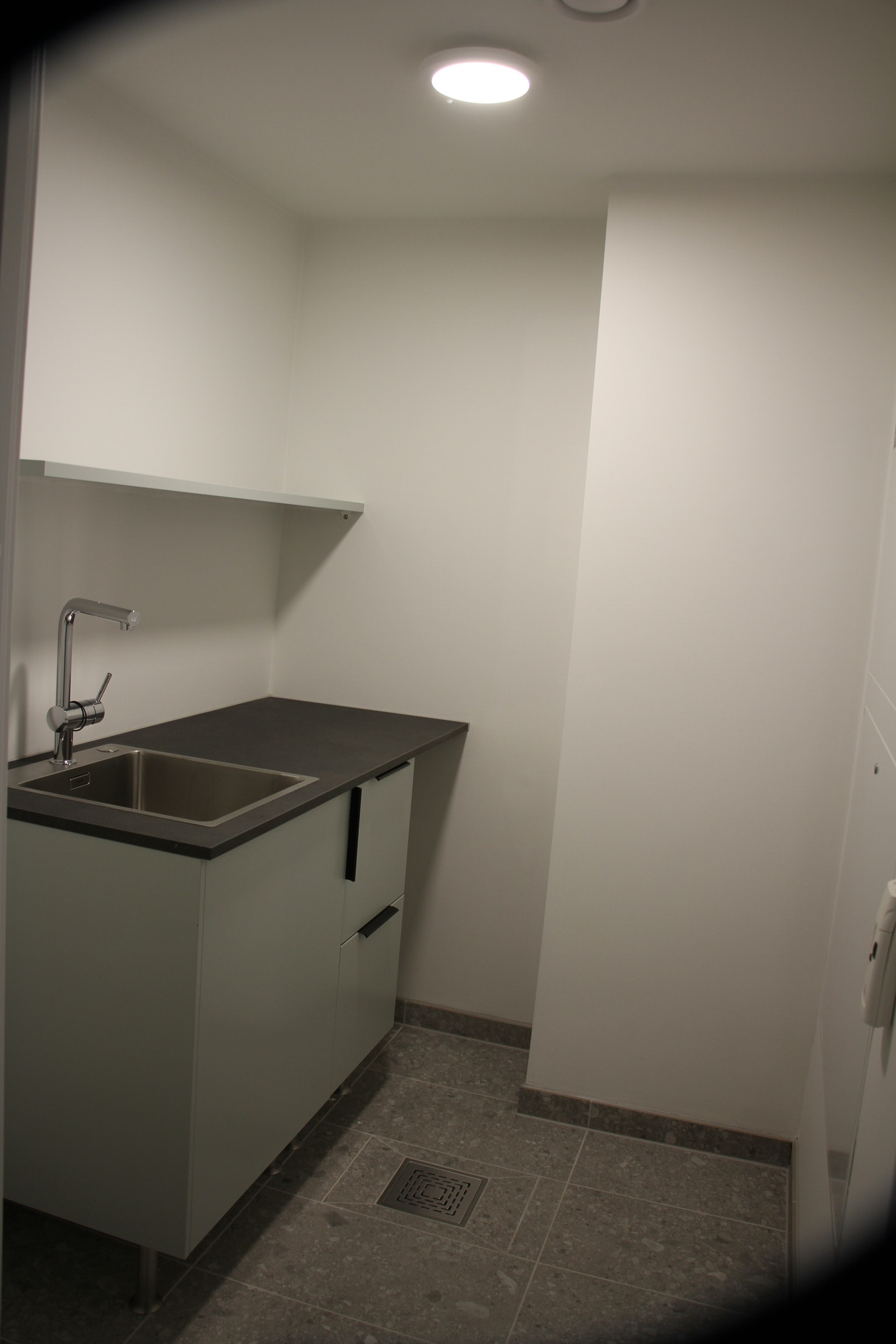 Vaskerom 3 m2, med innredning fra Sigdal Galleribilde