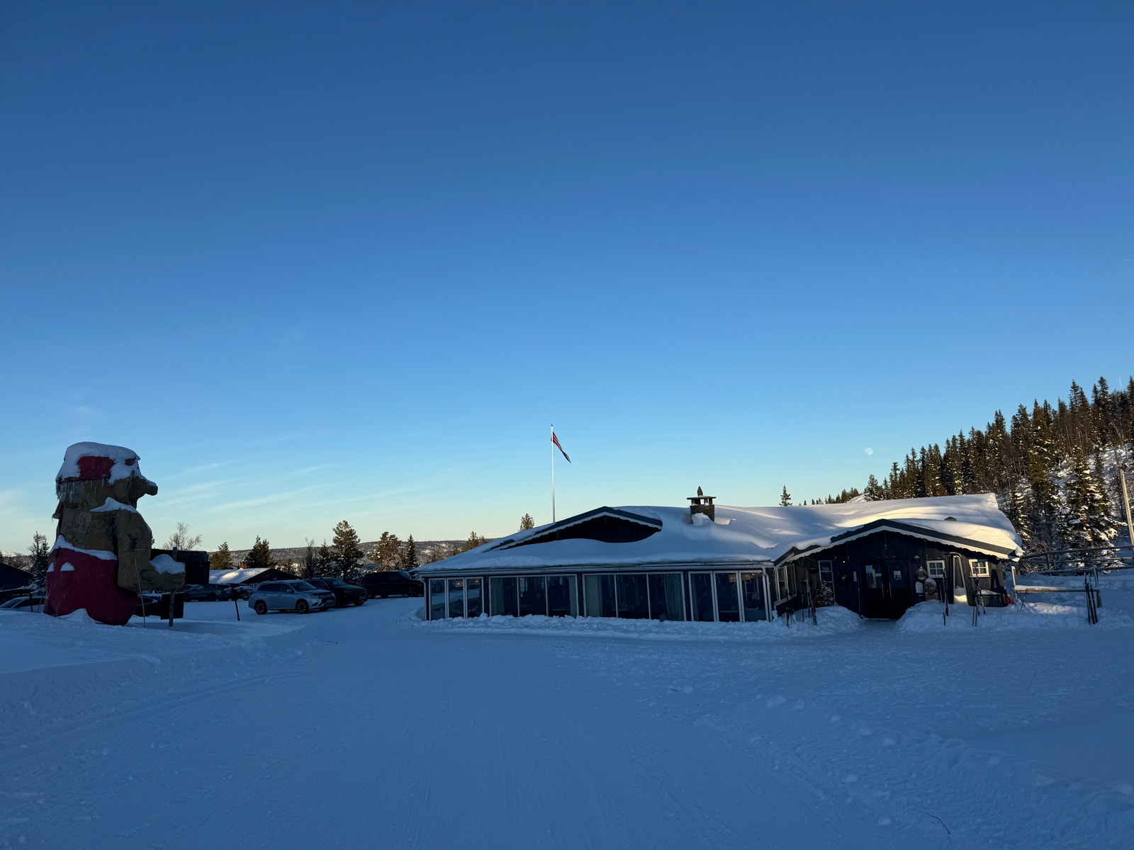 Nystølkroken kafe et steinkast unna hytta. Her starter alle turer til høyfjellet Galleribilde