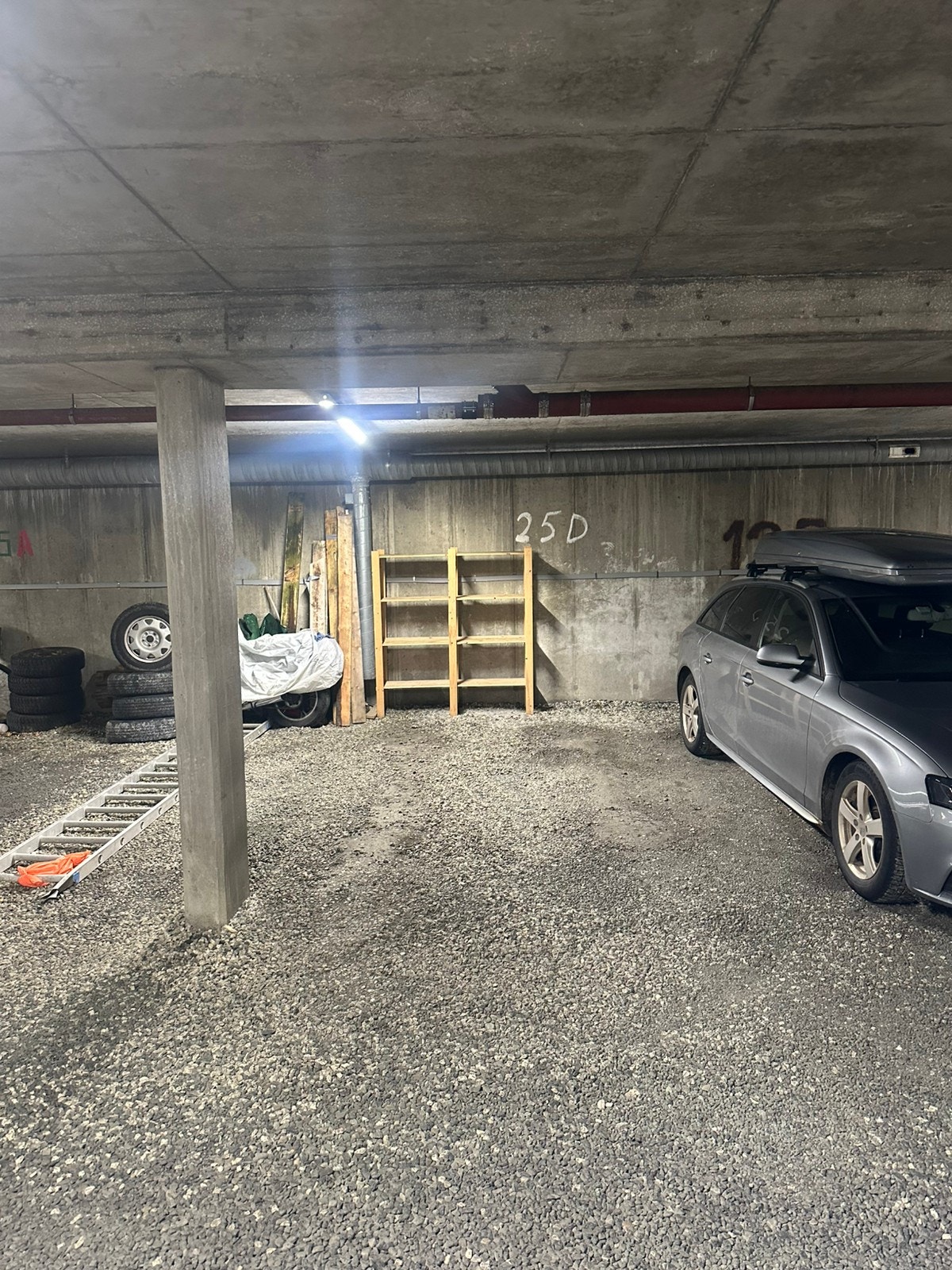Liten hylle for oppbevaring Galleribilde