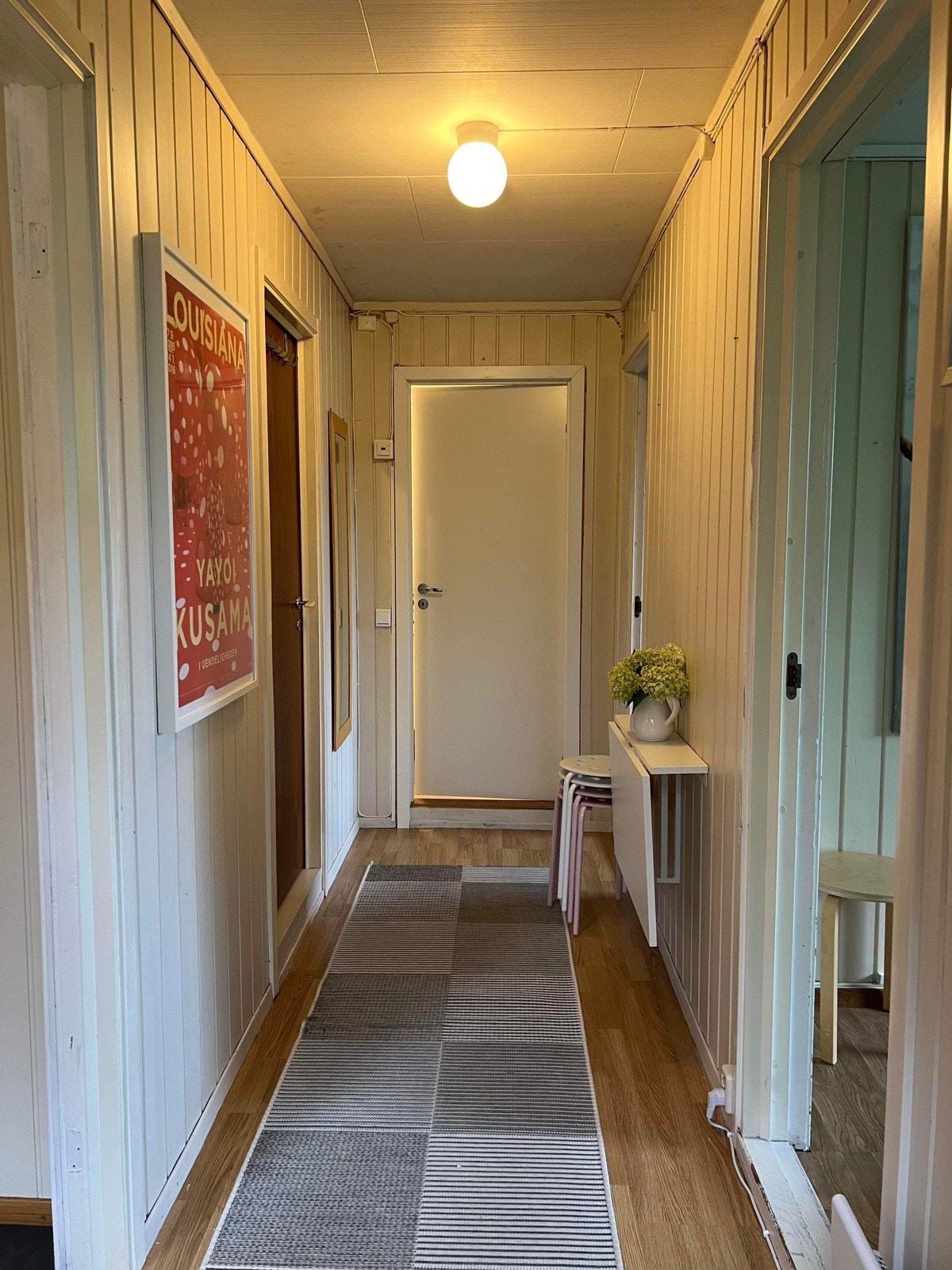 Stor og romslig gang Galleribilde