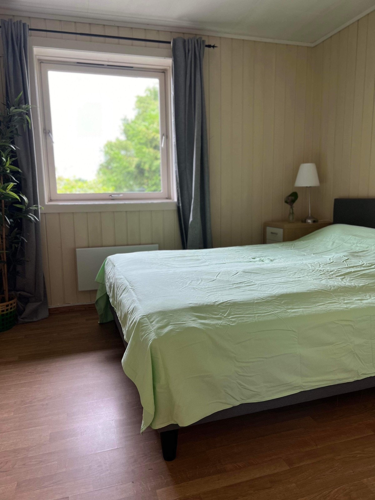 Dette soverommet er gjort om til stue og om ønskelig følger sofa med. Galleribilde